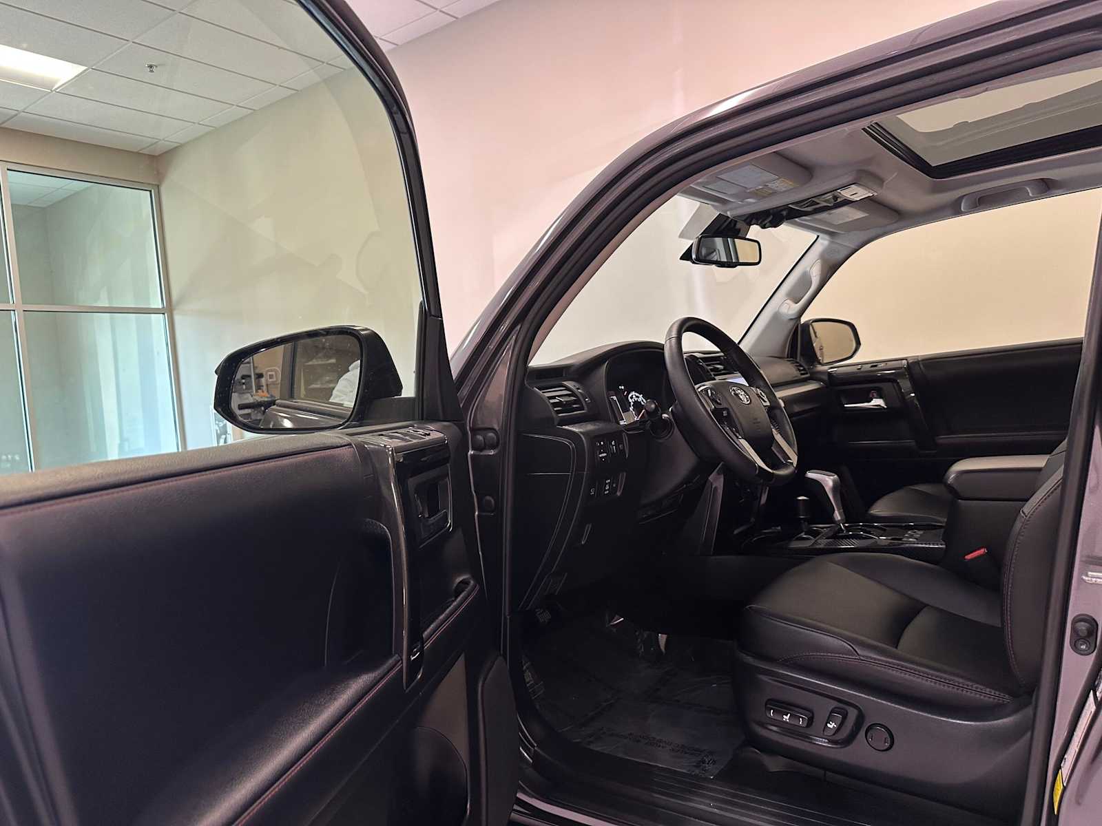 Thumbnail: 2022 Toyota 4Runner - 23