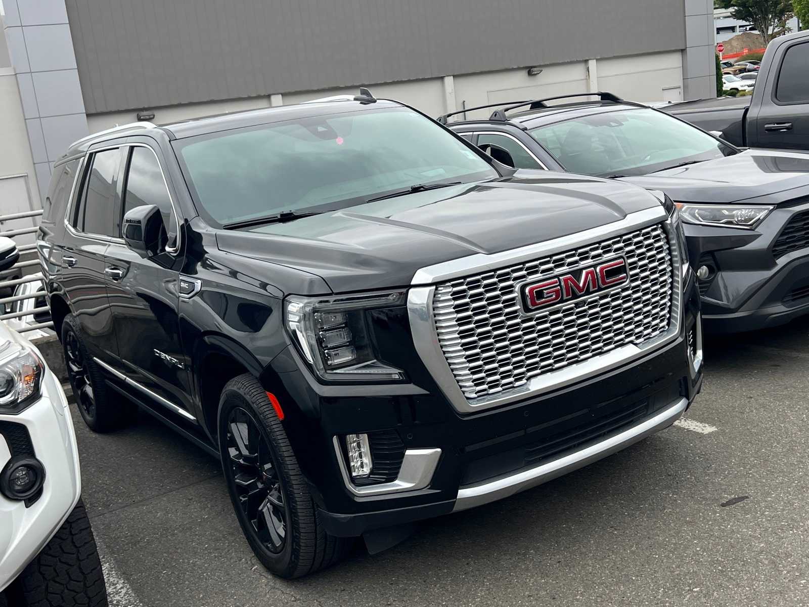 Thumbnail: 2022 GMC Yukon - 3
