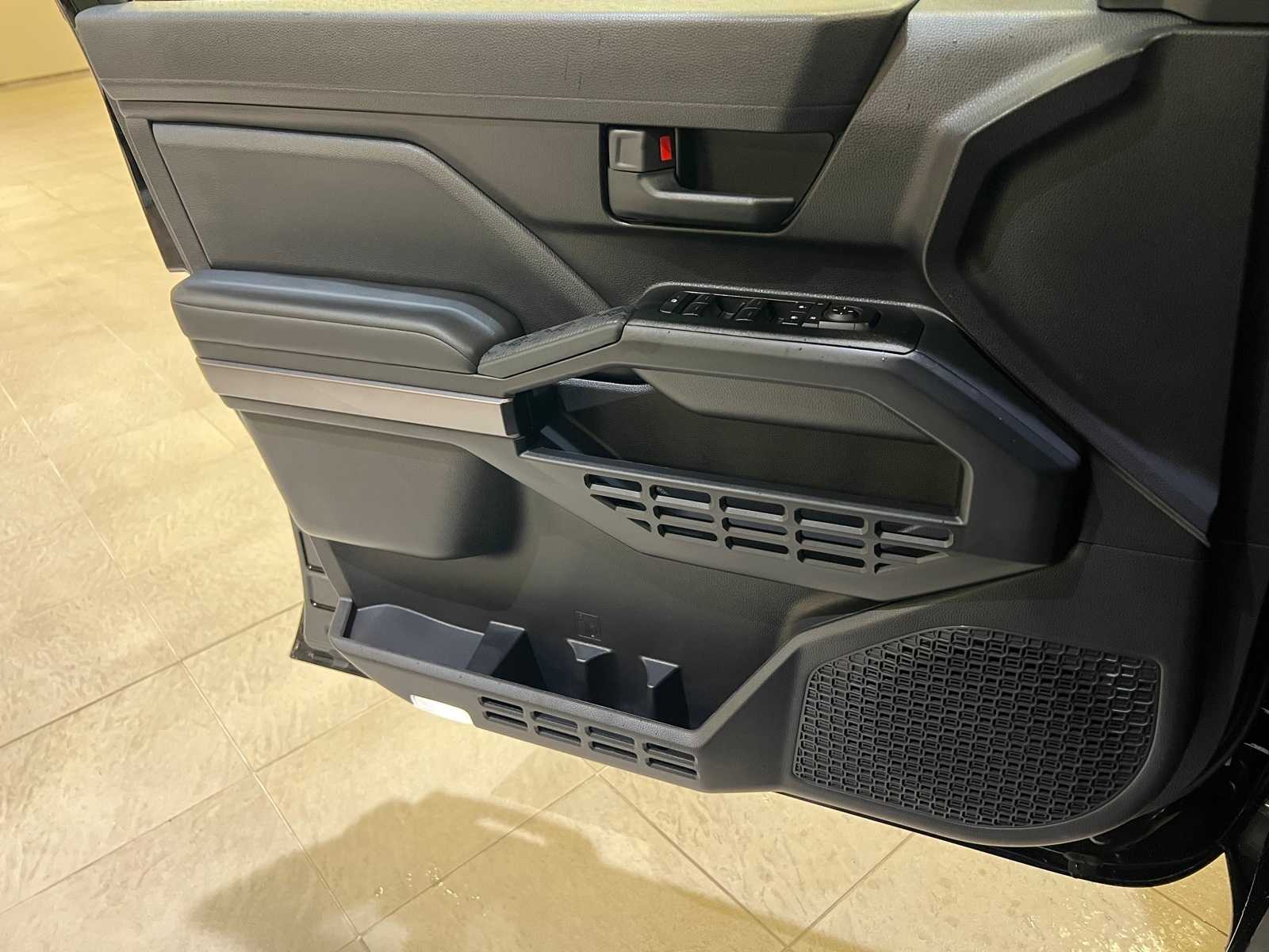 Thumbnail: 2025 Toyota 4Runner - 17