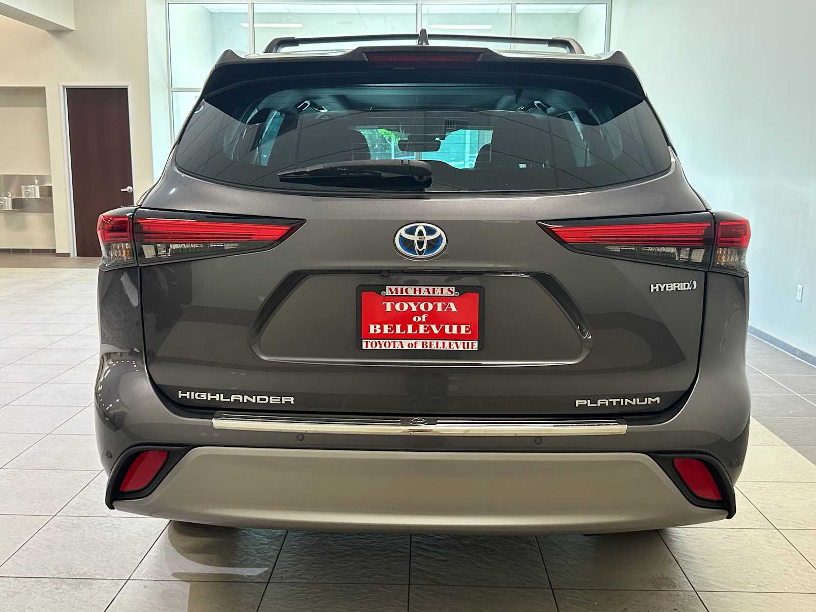 Thumbnail: 2022 Toyota Highlander - 4