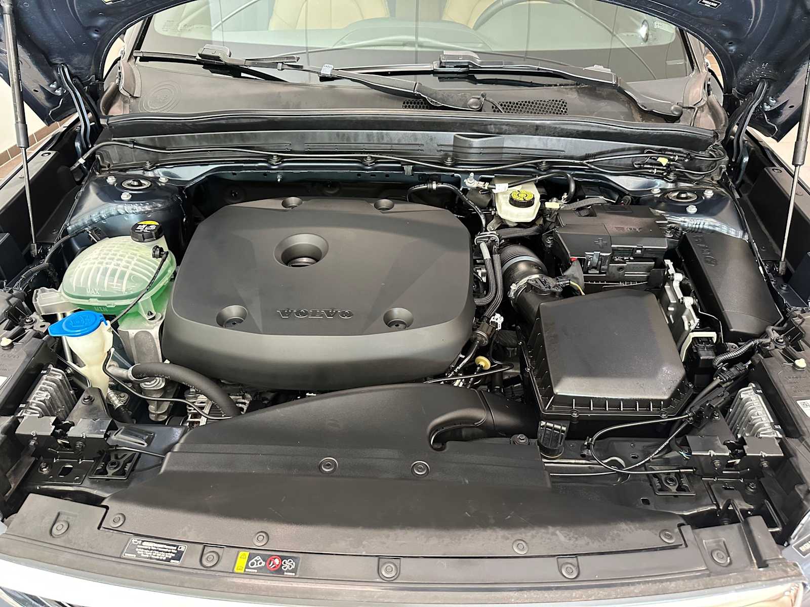 Thumbnail: 2020 Volvo XC40 - 9