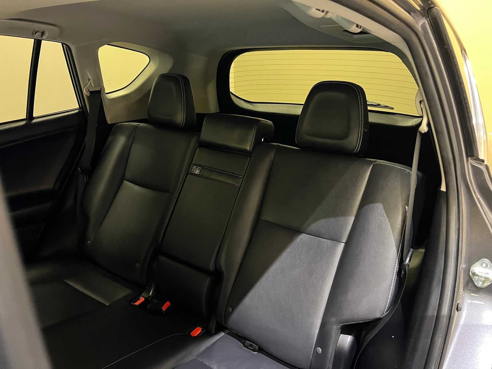 Thumbnail: 2018 Toyota RAV4 - 13