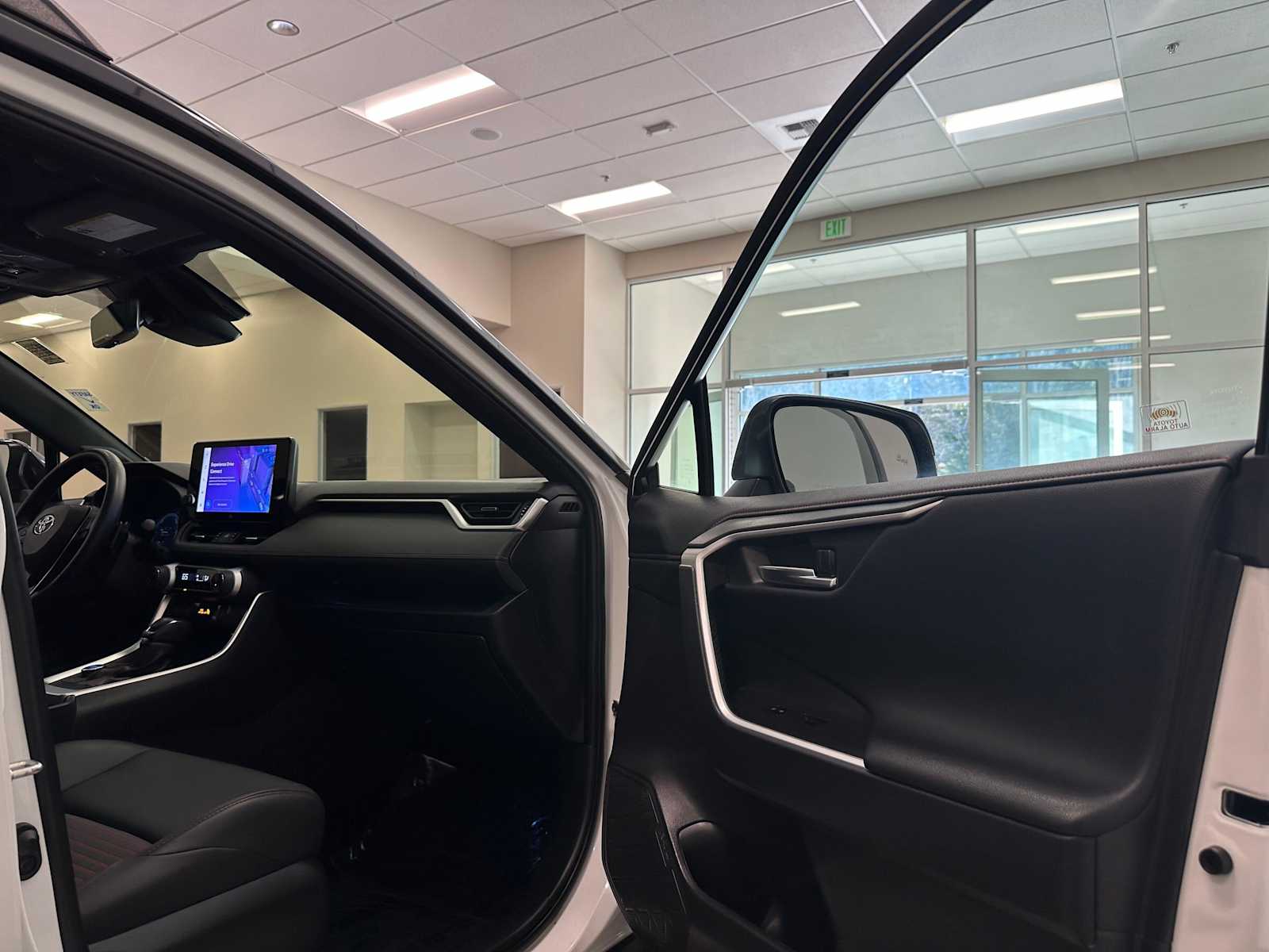 Thumbnail: 2024 Toyota RAV4 - 27