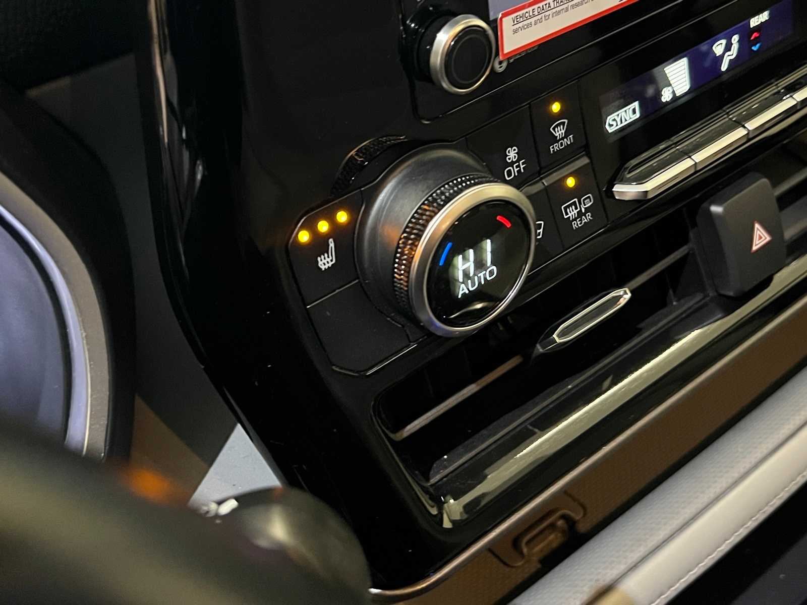 Thumbnail: 2022 Toyota Highlander - 28