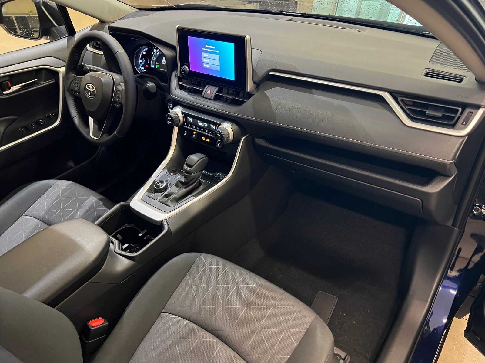 Thumbnail: 2025 Toyota RAV4 - 15