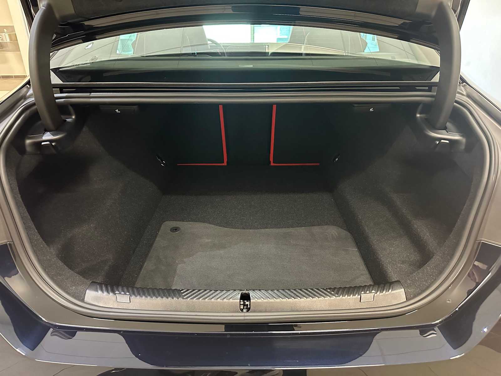 Thumbnail: 2025 BMW M5 - 30