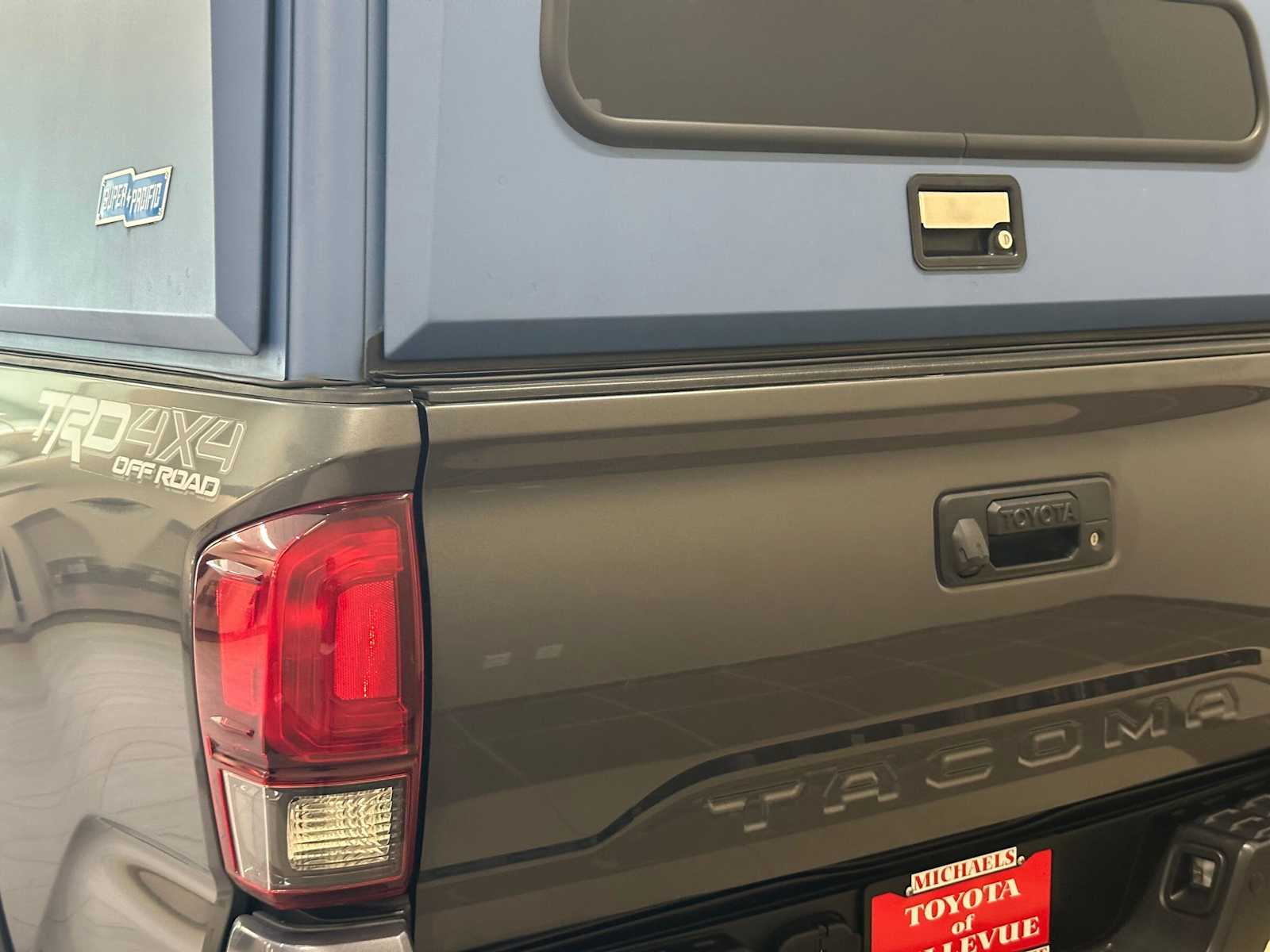 Thumbnail: 2018 Toyota Tacoma - 7