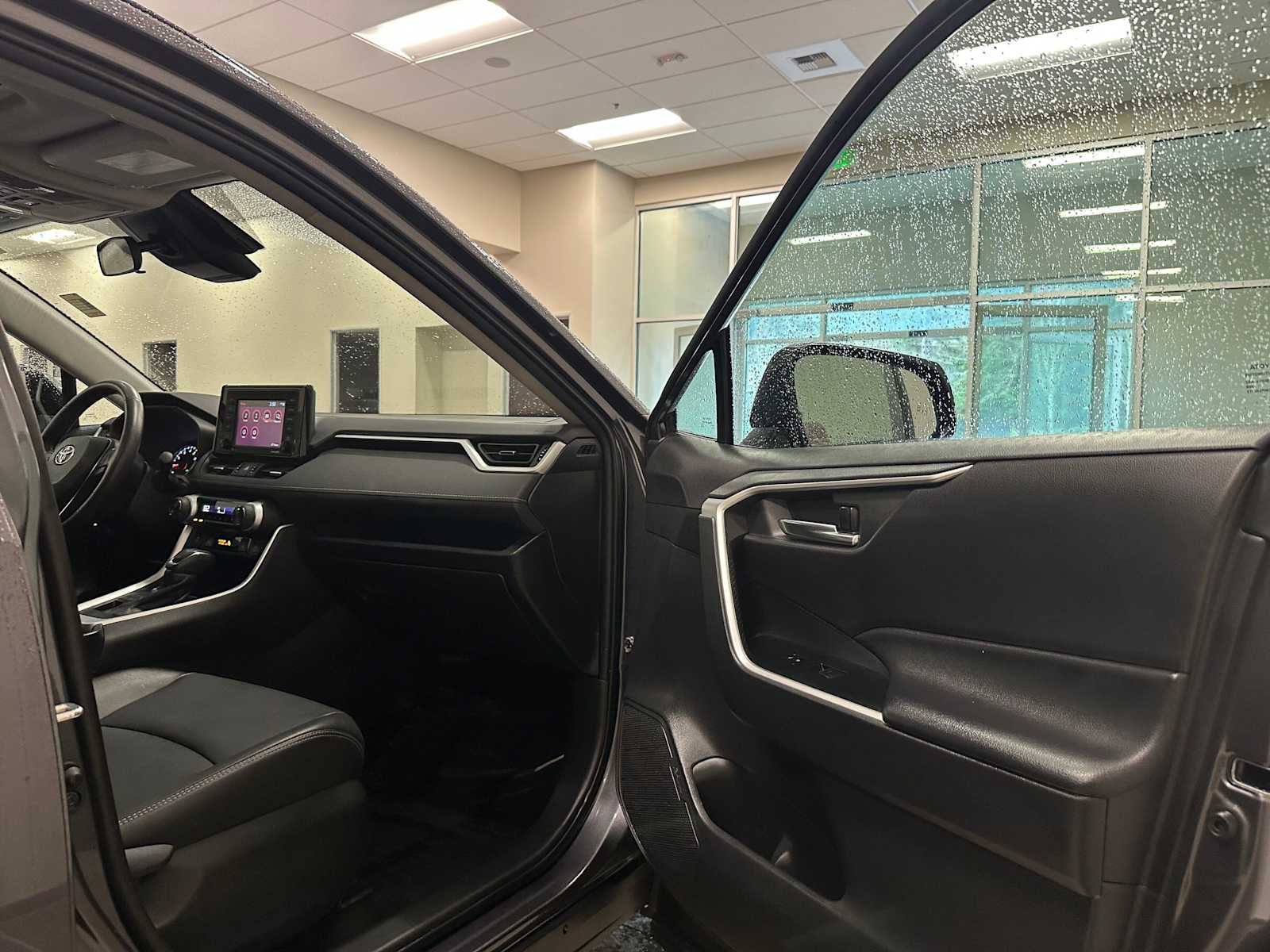 Thumbnail: 2022 Toyota RAV4 - 28