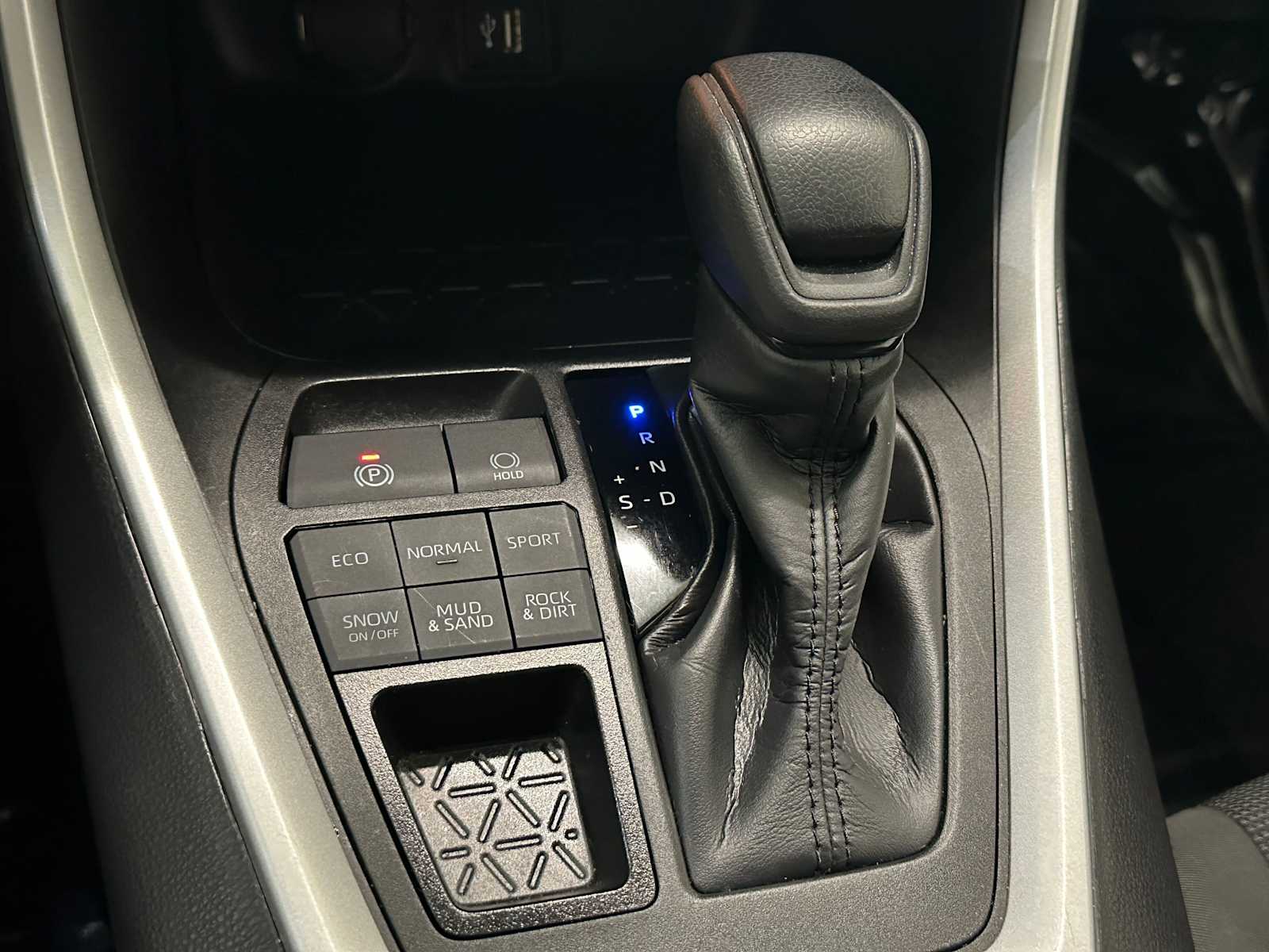 Thumbnail: 2024 Toyota RAV4 - 17