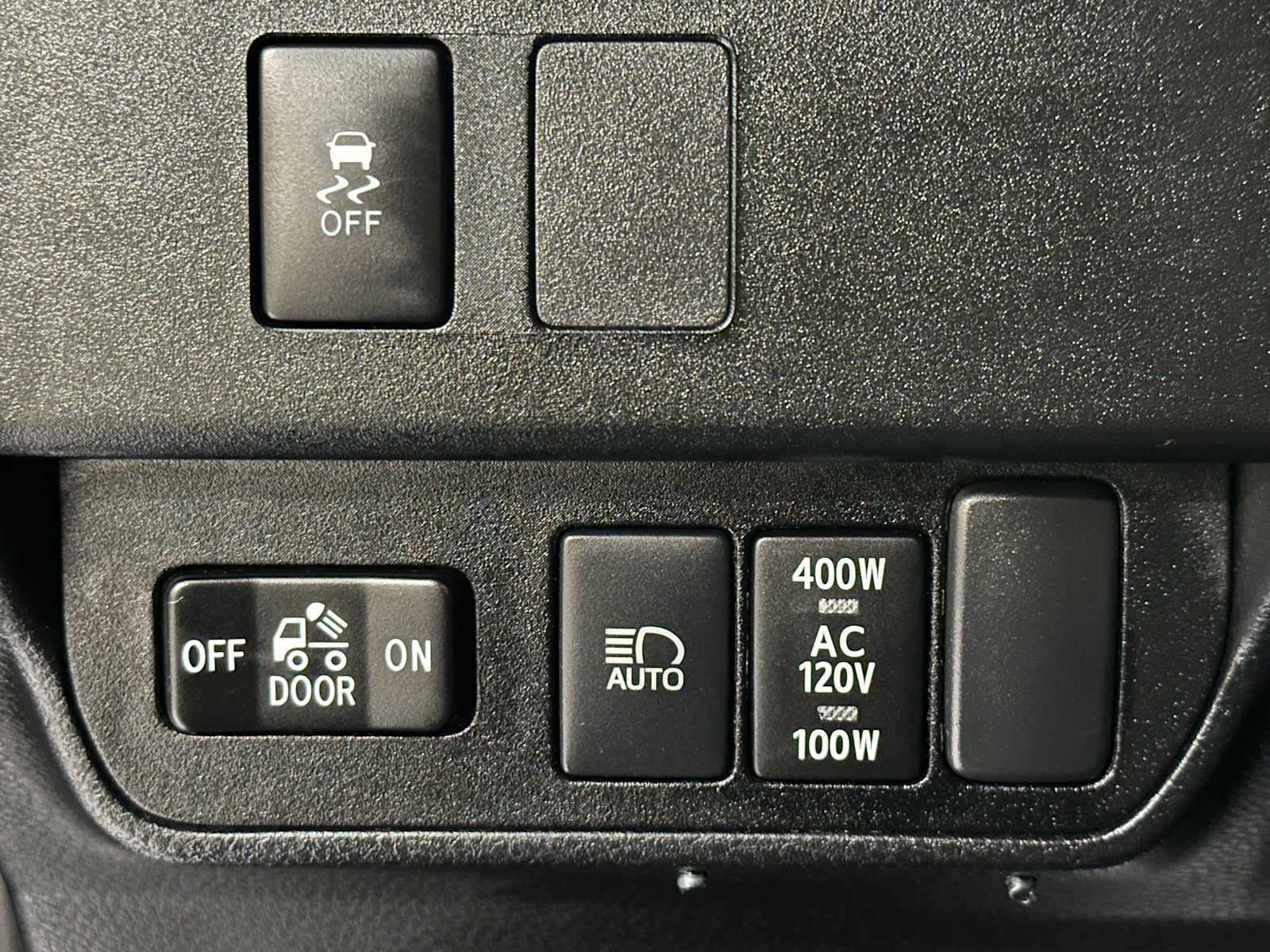 Thumbnail: 2022 Toyota Tacoma - 17