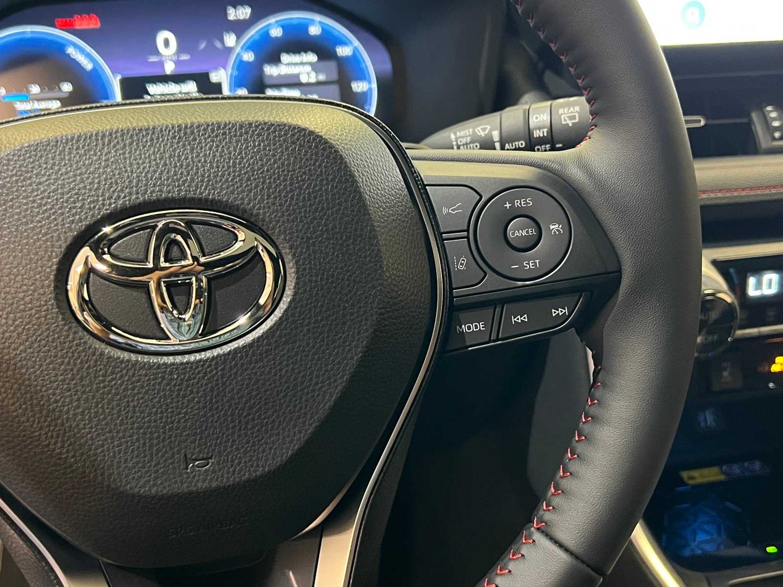 Thumbnail: 2025 Toyota RAV4 - 21