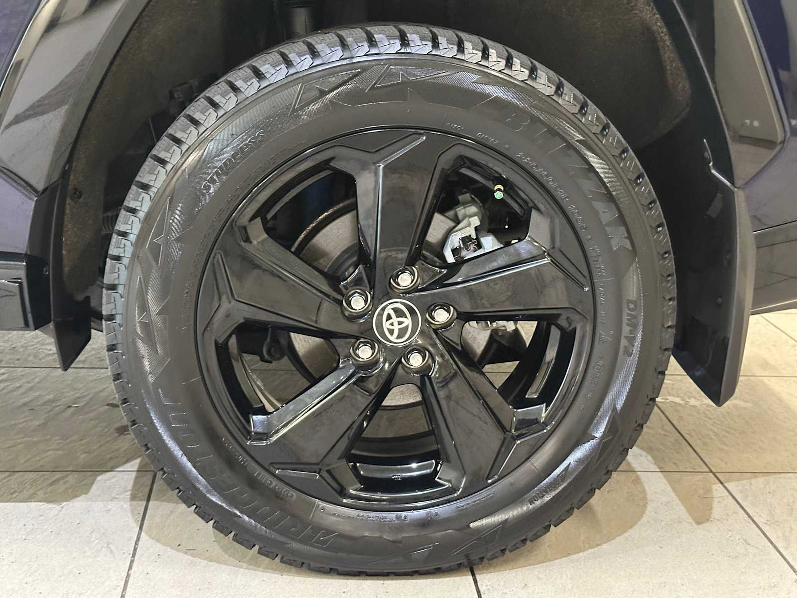 Thumbnail: 2021 Toyota RAV4 - 8