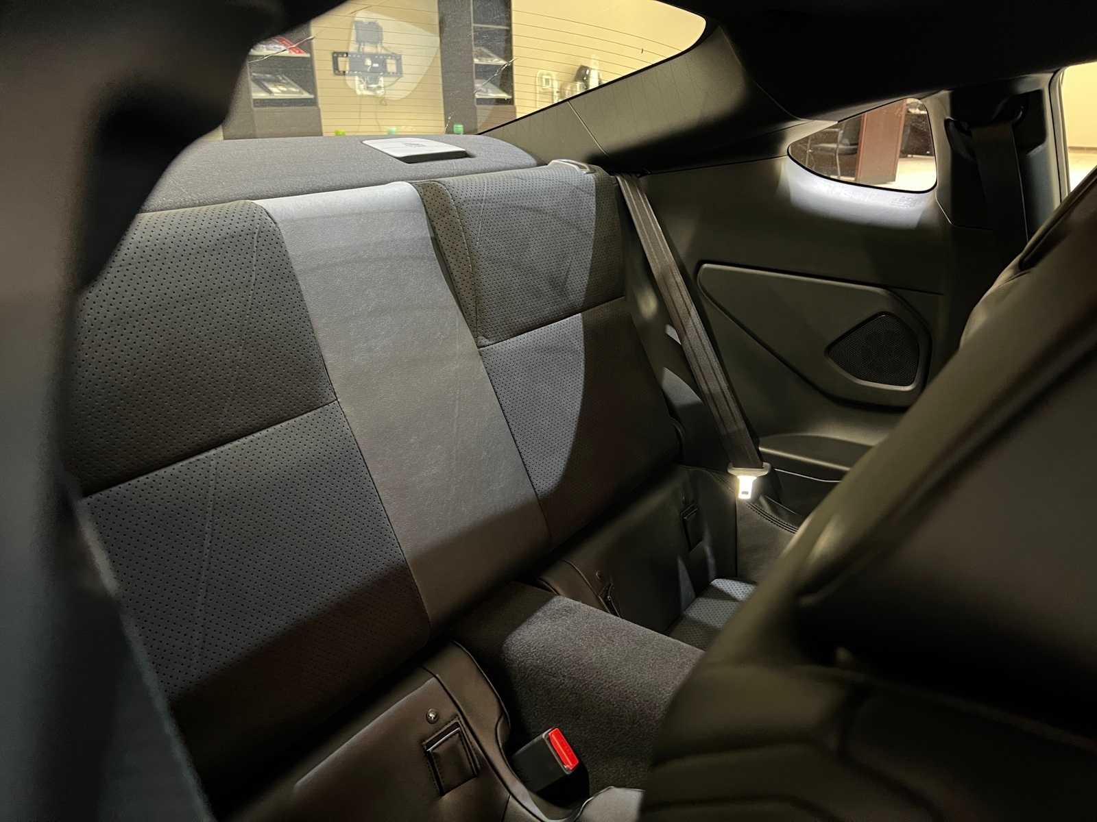 Thumbnail: 2025 Toyota GR86 - 10