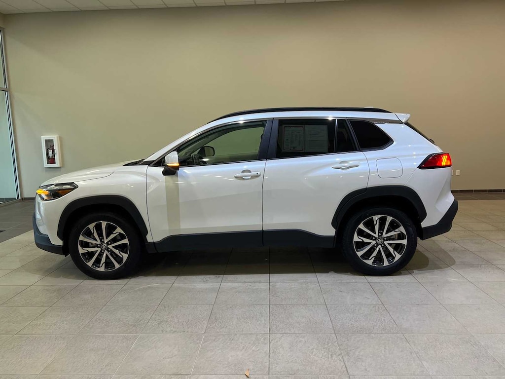 Used 2023 Toyota Corolla Cross XLE SUV