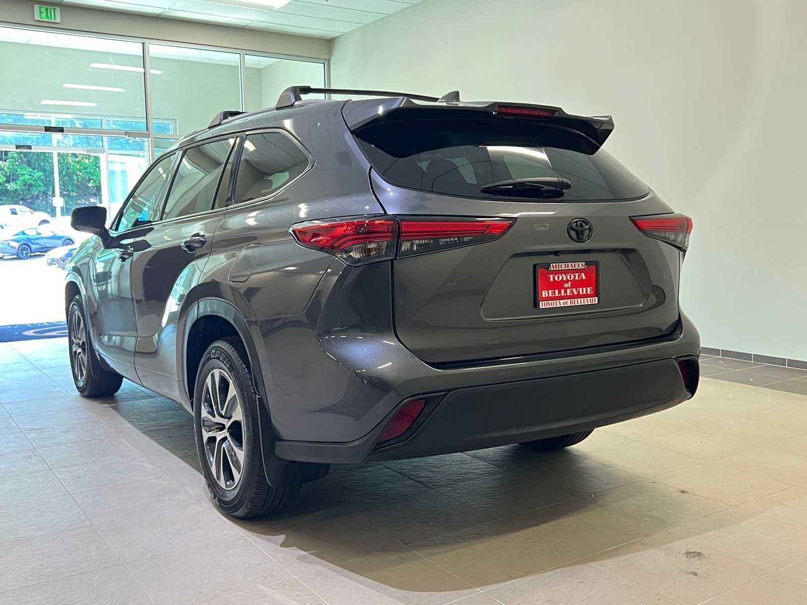 2022 Toyota Highlander XLE 4