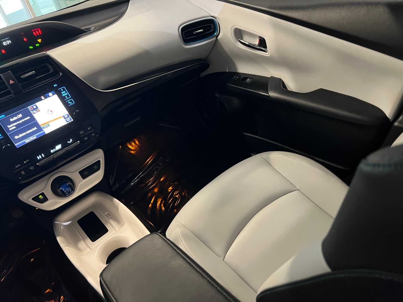 Thumbnail: 2017 Toyota Prius - 11