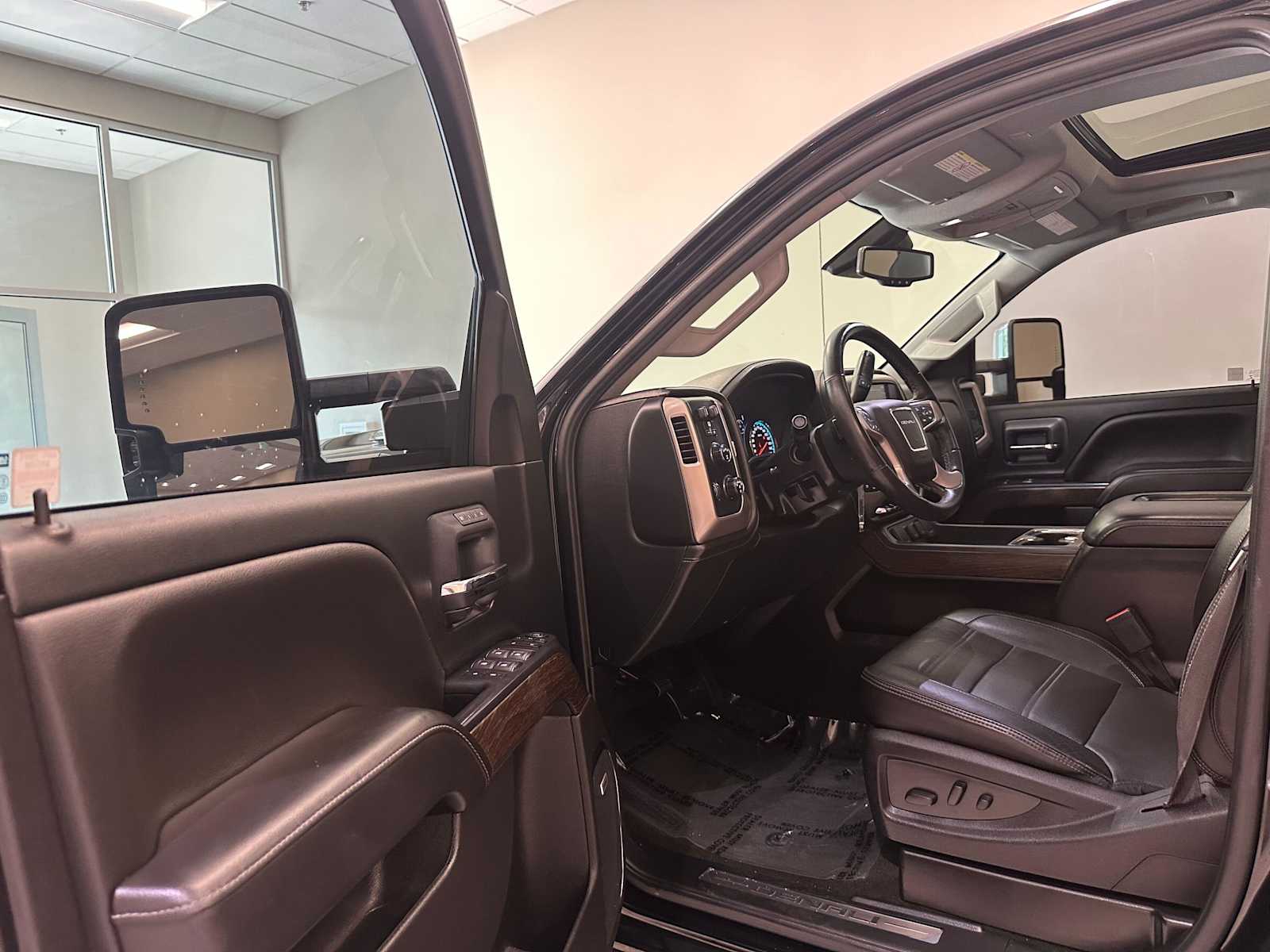 Thumbnail: 2018 GMC Sierra 3500 - 21