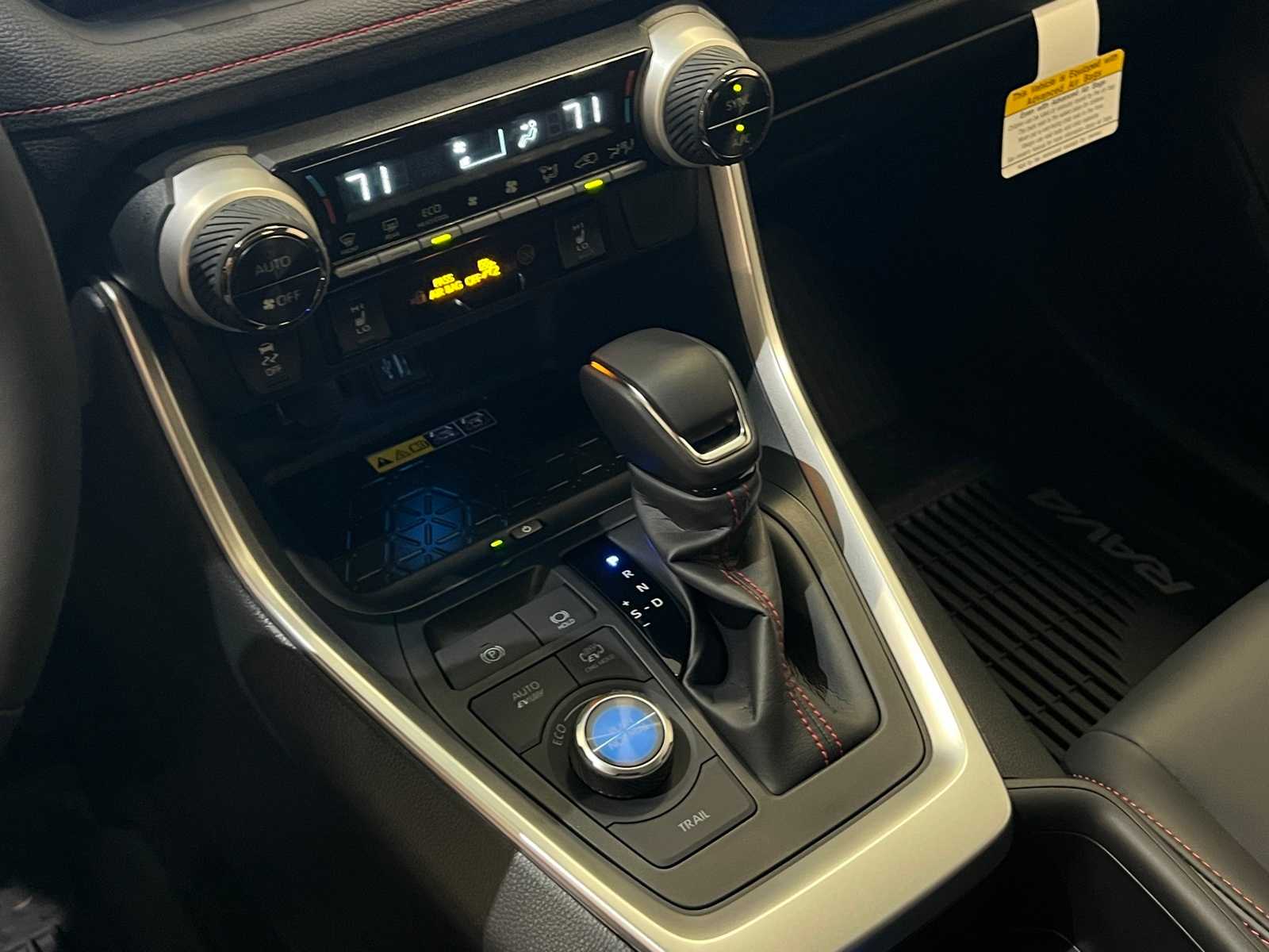 Thumbnail: 2025 Toyota RAV4 - 22