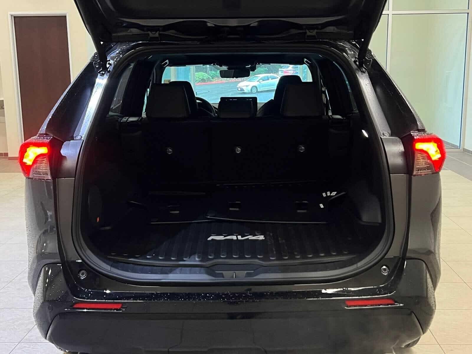 Thumbnail: 2025 Toyota RAV4 - 29