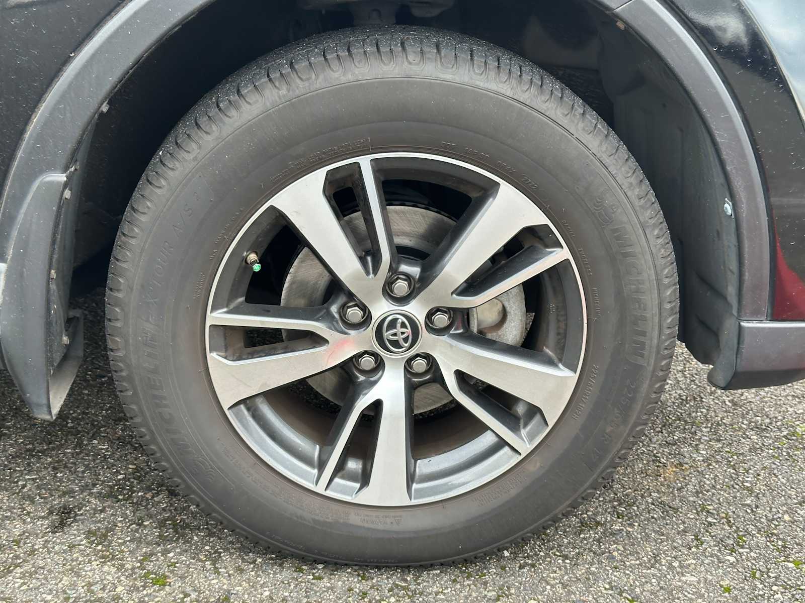 Thumbnail: 2017 Toyota RAV4 - 4