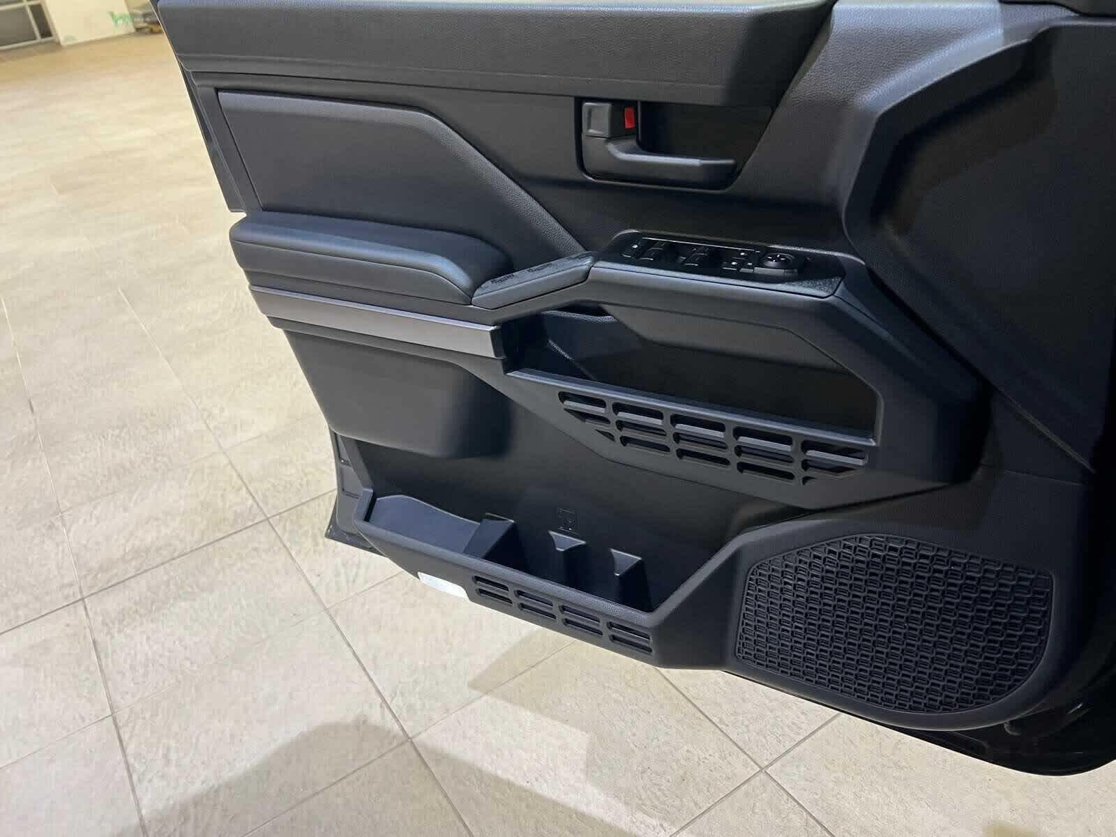 Thumbnail: 2025 Toyota 4Runner - 17