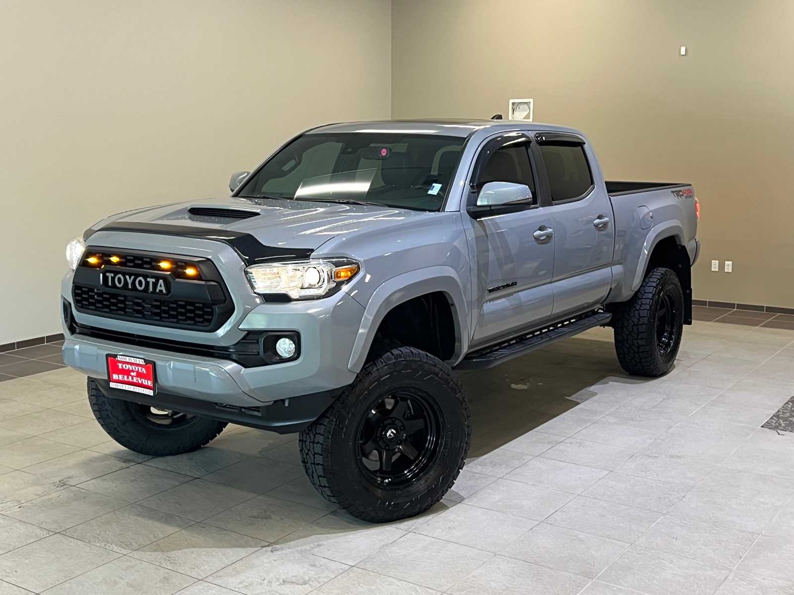 Thumbnail: 2020 Toyota Tacoma - 1
