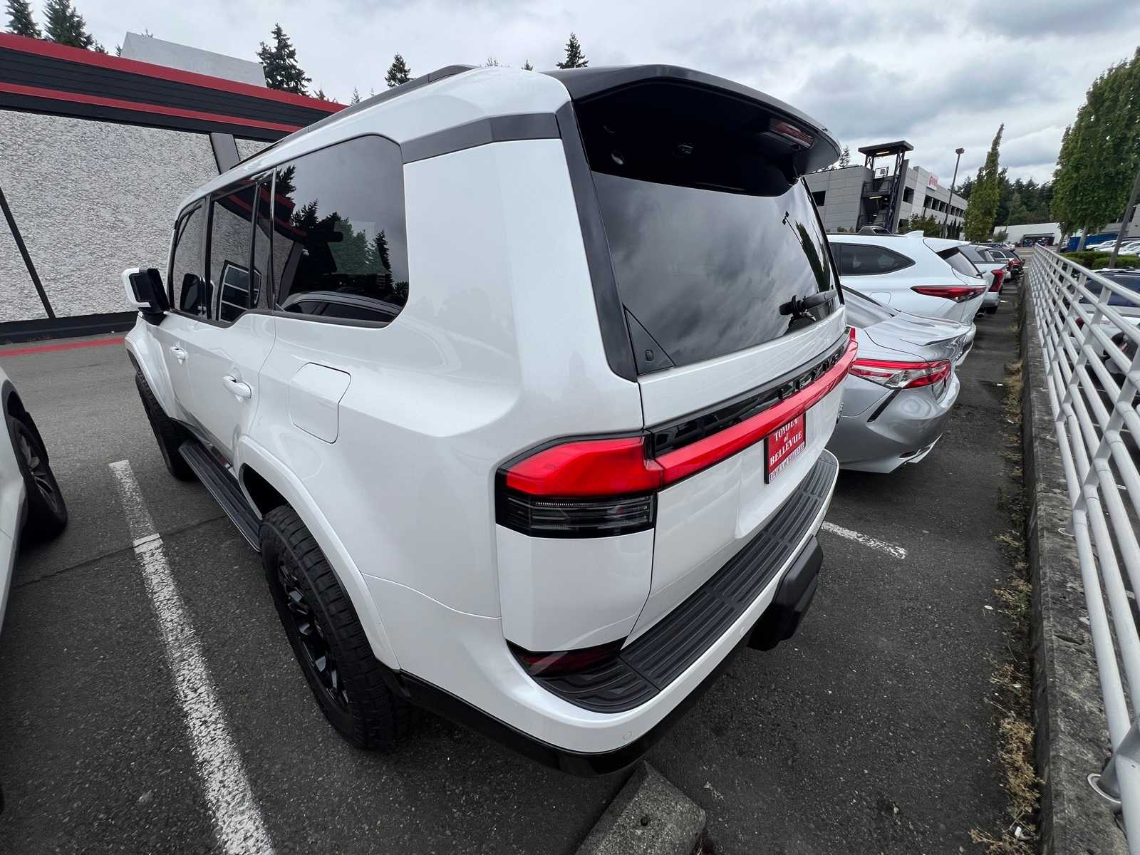 Thumbnail: 2024 Lexus GX - 8