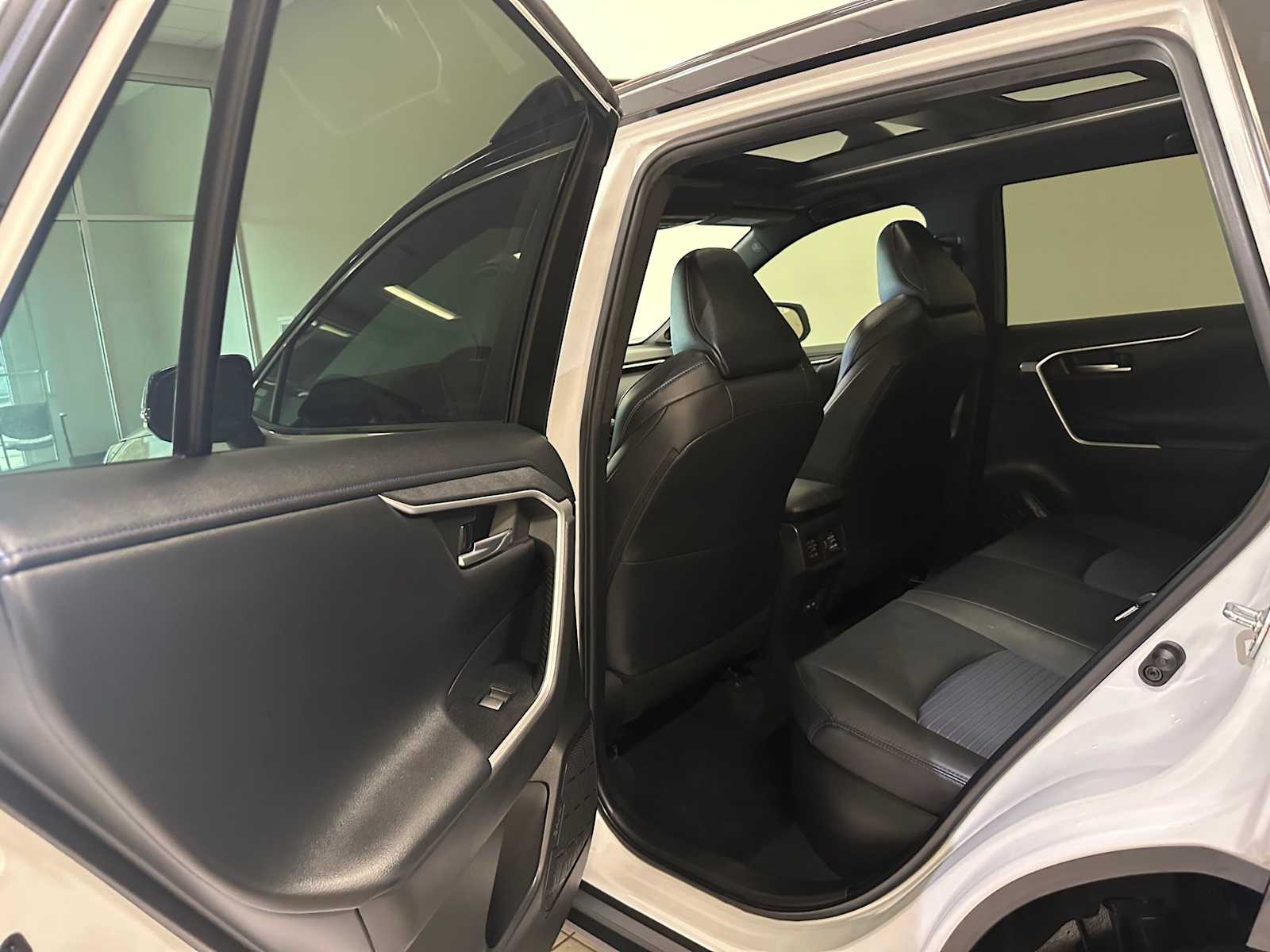 Thumbnail: 2023 Toyota RAV4 - 25