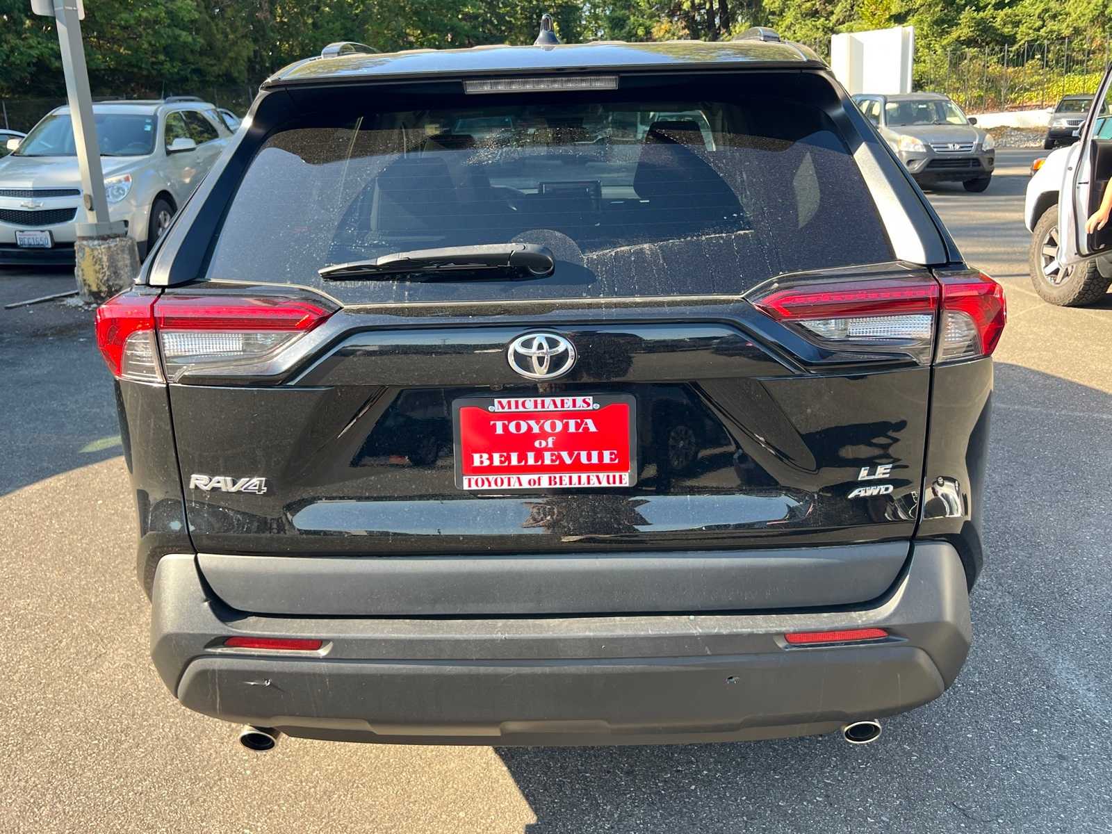 Thumbnail: 2021 Toyota RAV4 - 7