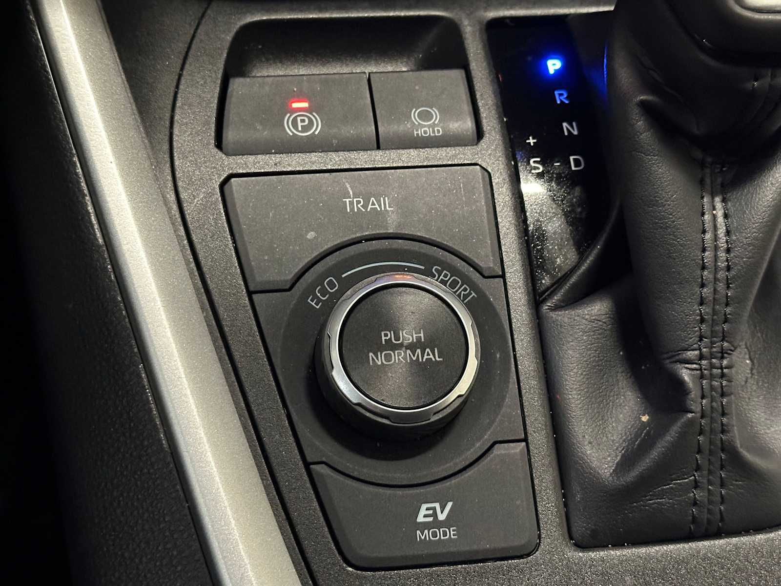 Thumbnail: 2025 Toyota RAV4 - 17