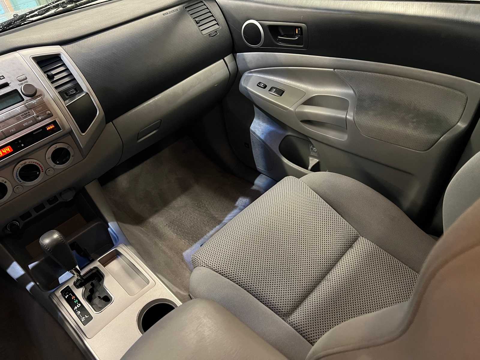 Thumbnail: 2009 Toyota Tacoma - 11