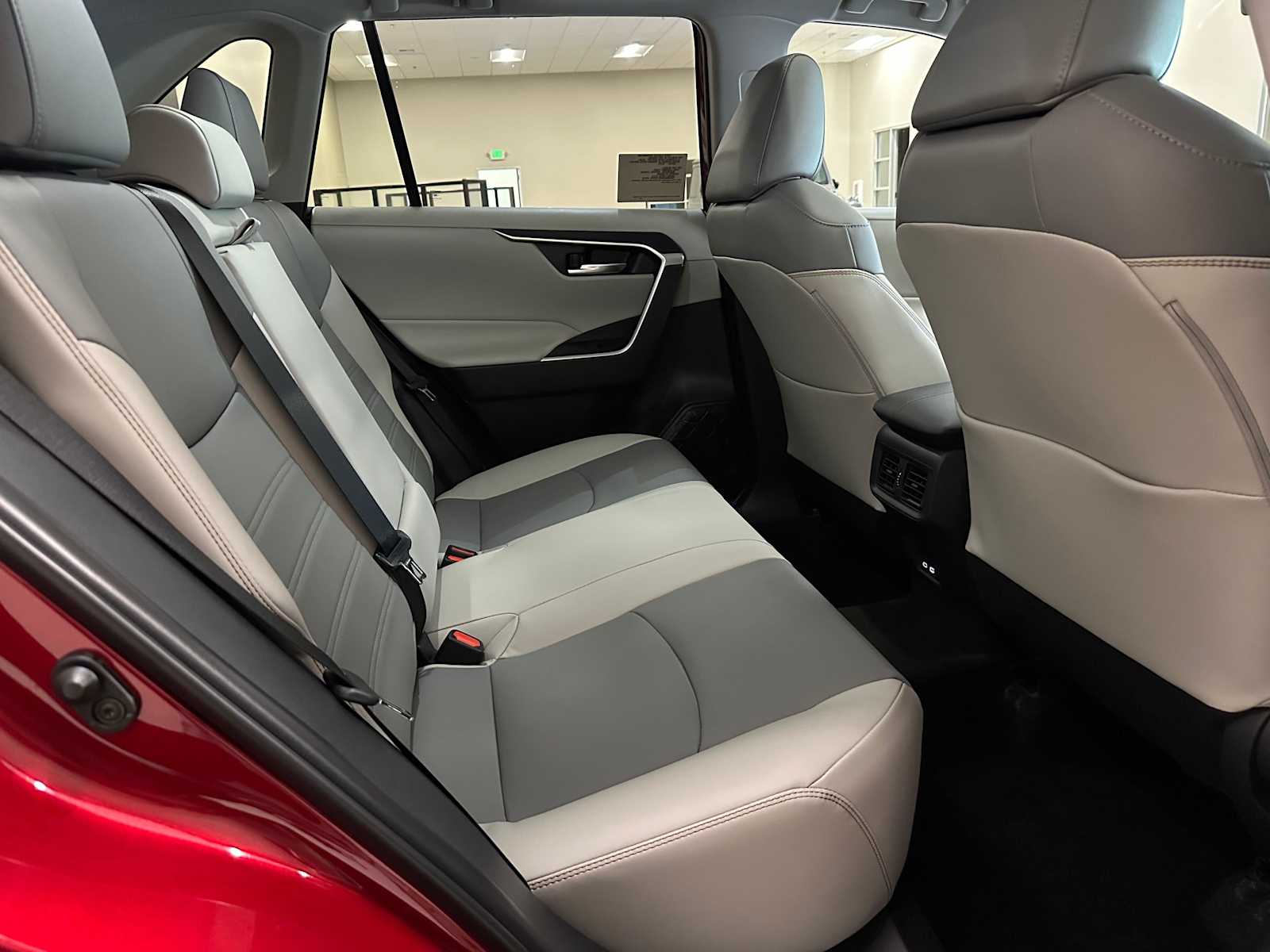 Thumbnail: 2025 Toyota RAV4 - 25