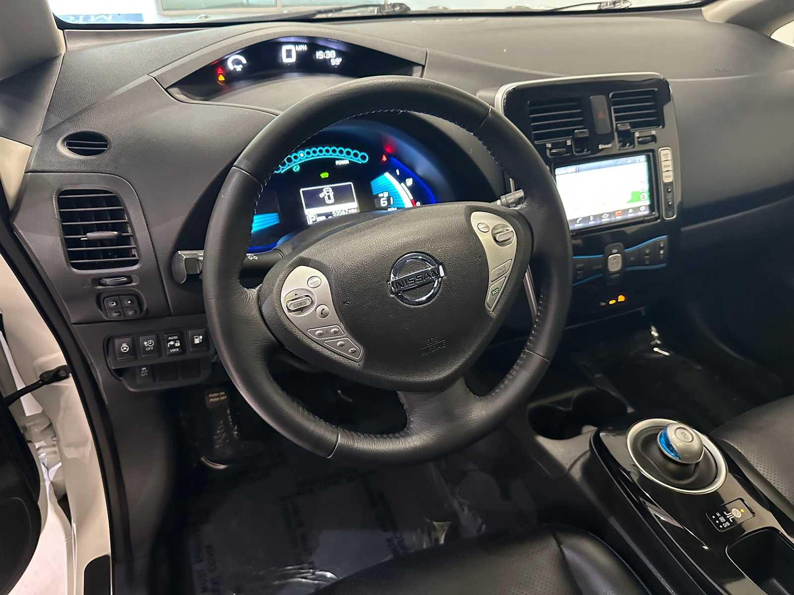 Thumbnail: 2016 Nissan Leaf - 2
