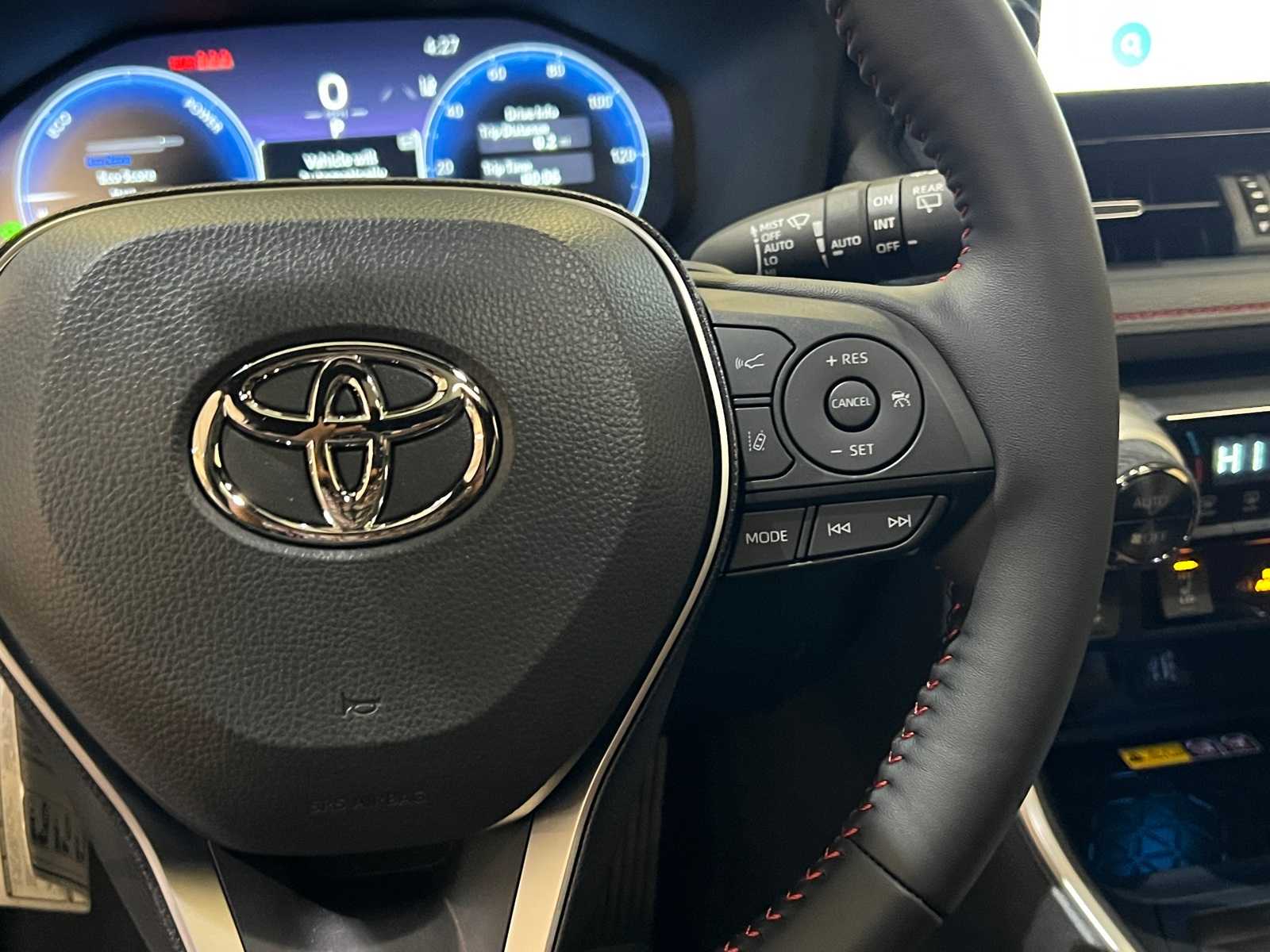 Thumbnail: 2025 Toyota RAV4 - 21