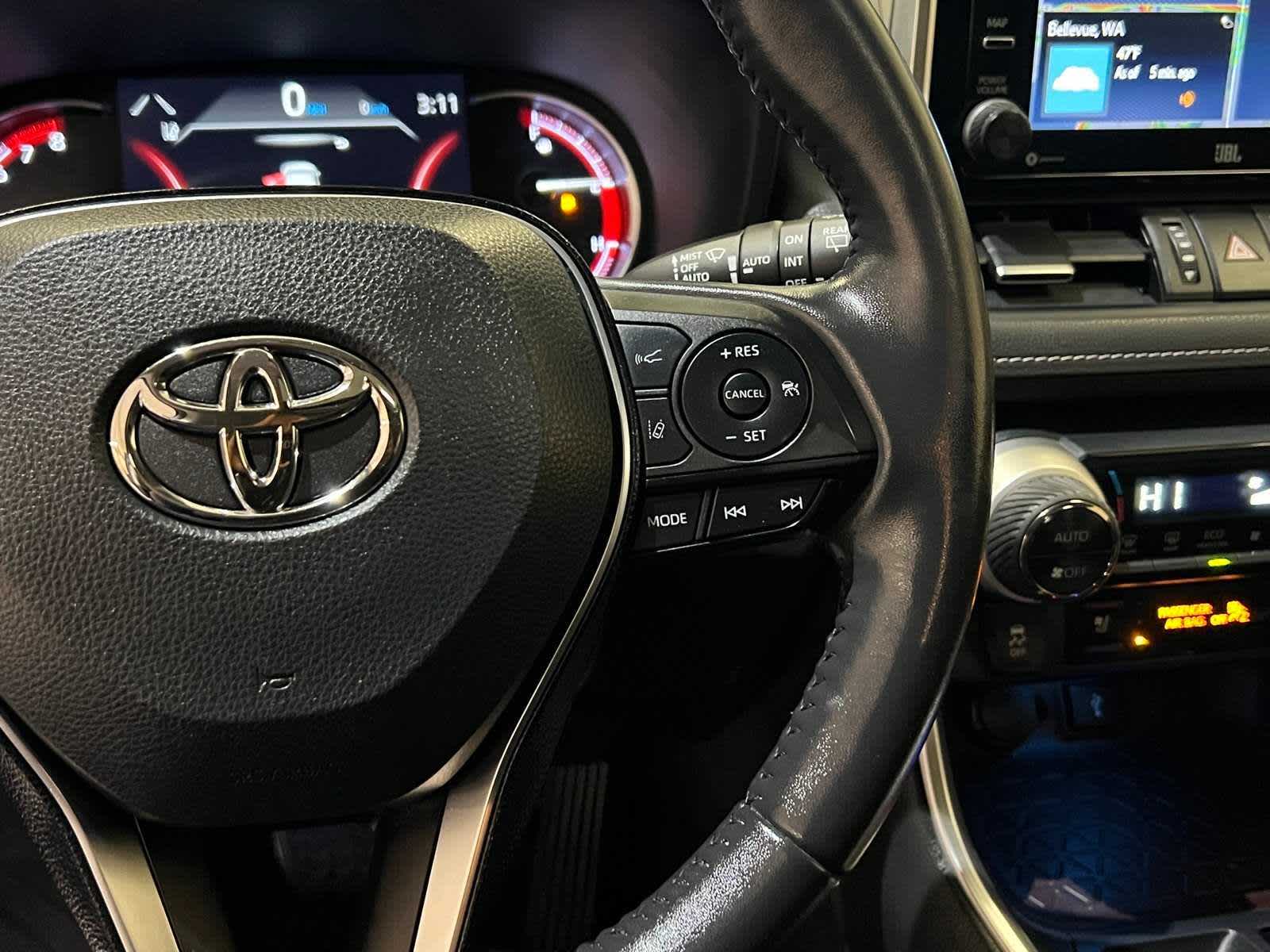 Thumbnail: 2021 Toyota RAV4 - 21