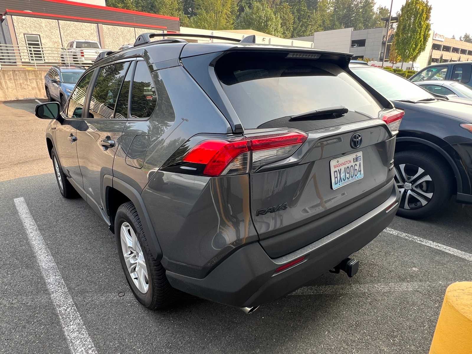 Thumbnail: 2021 Toyota RAV4 - 9