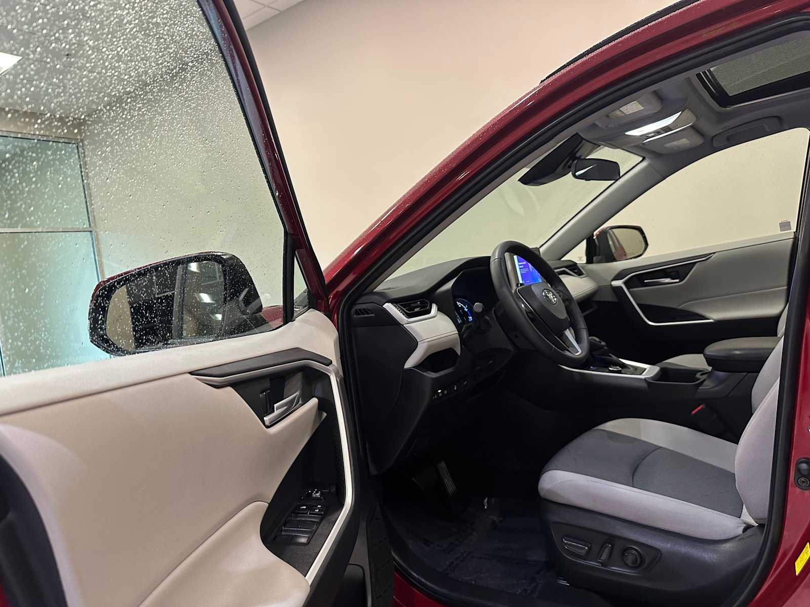 Thumbnail: 2025 Toyota RAV4 - 23