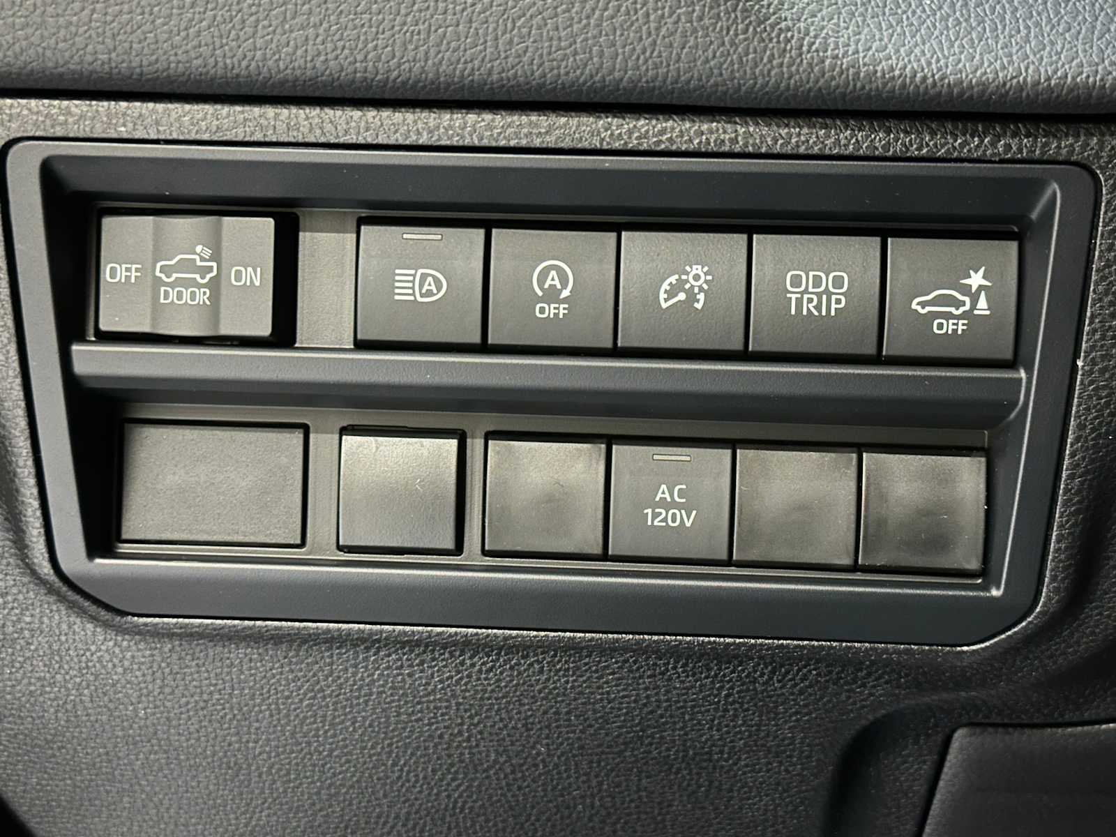 Thumbnail: 2026 Toyota Tundra - 18