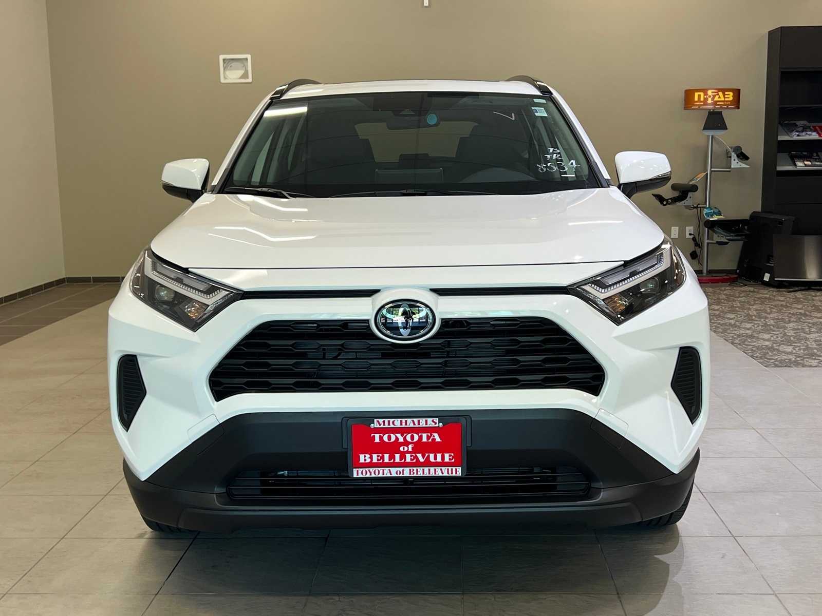 Thumbnail: 2025 Toyota RAV4 - 8