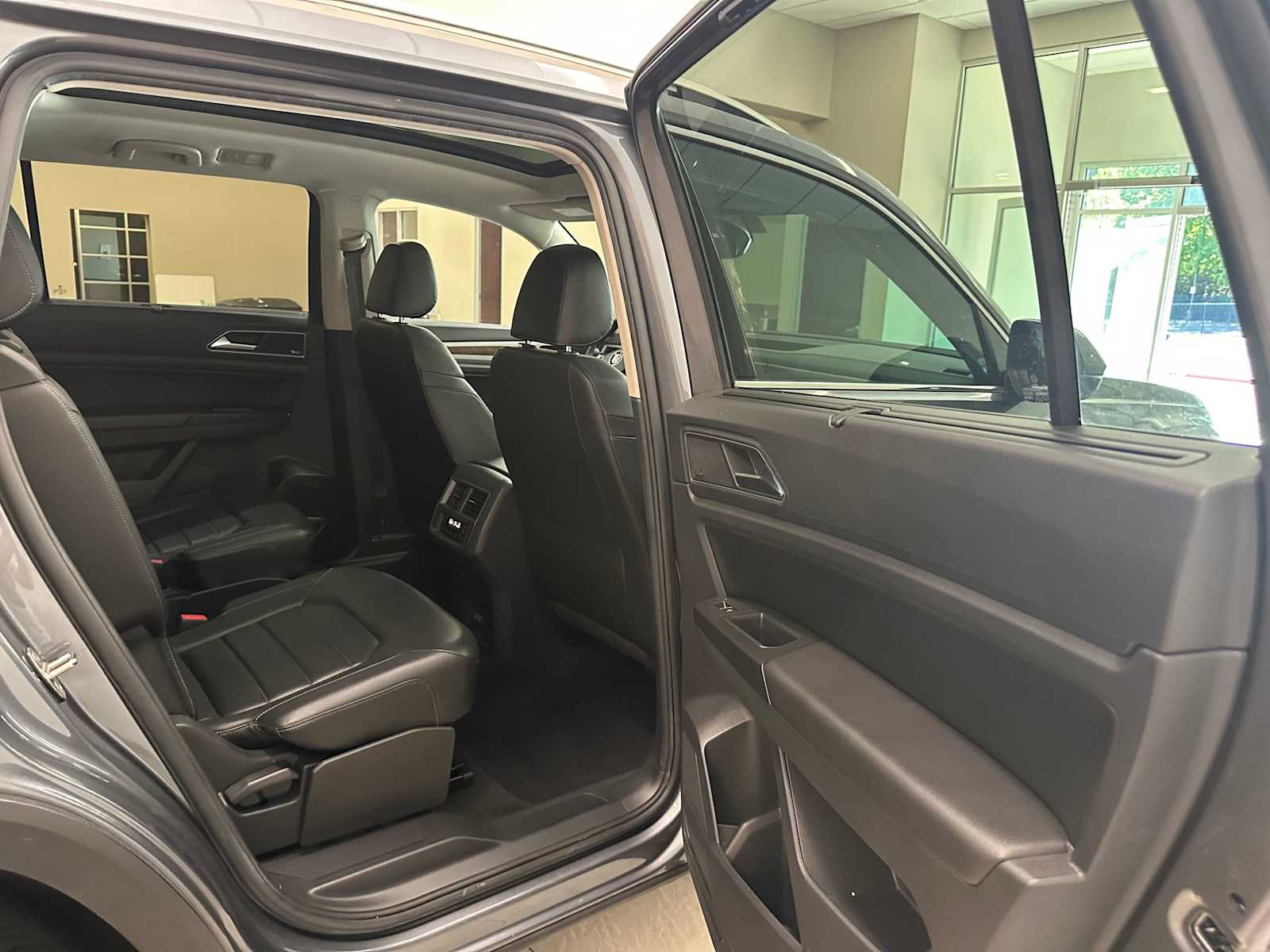 Thumbnail: 2019 Volkswagen Atlas - 28