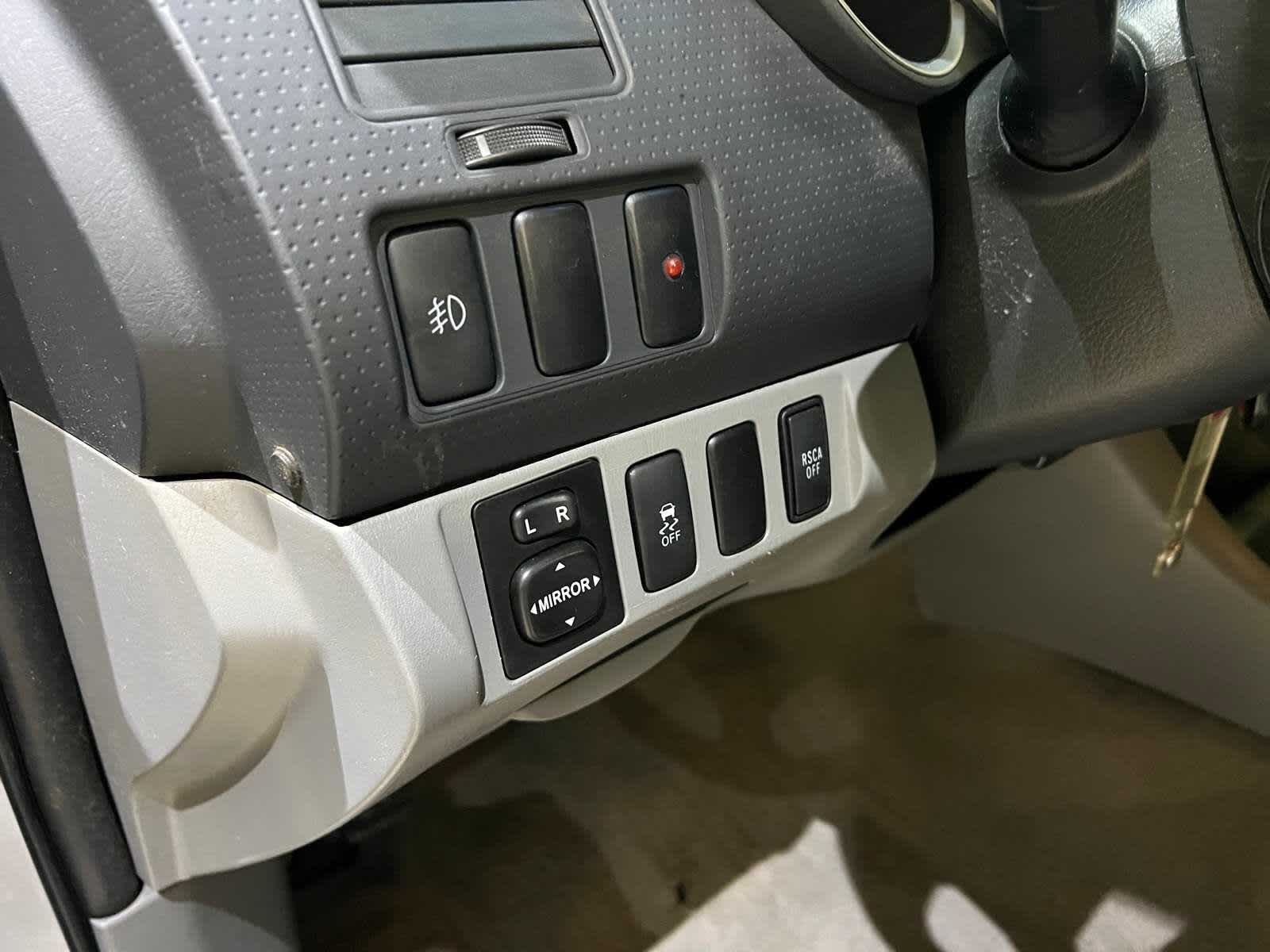 Thumbnail: 2010 Toyota Tacoma - 14