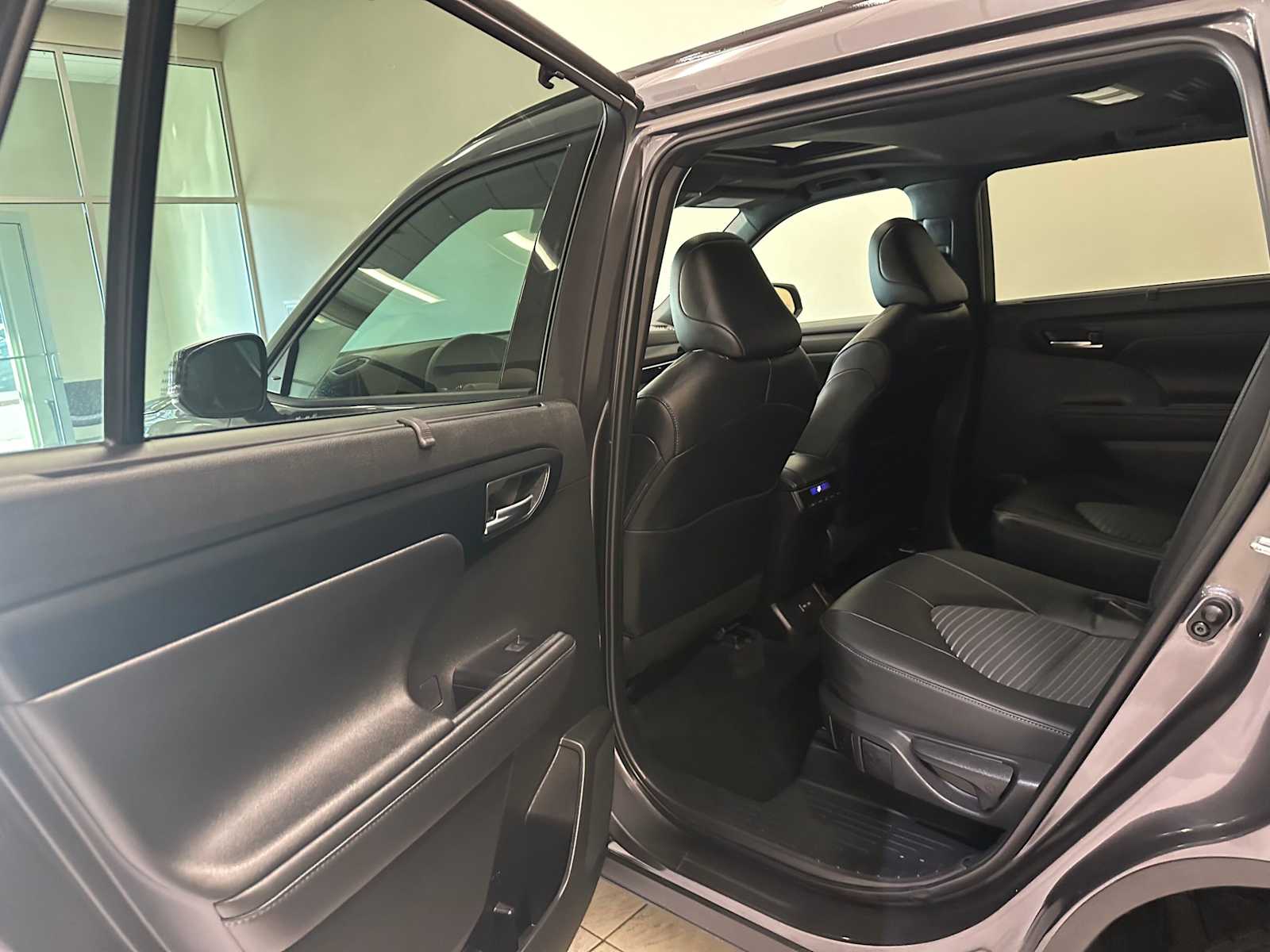 Thumbnail: 2024 Toyota Highlander - 24