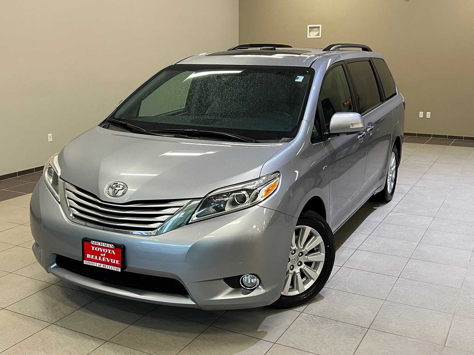 Thumbnail: 2017 Toyota Sienna - 1