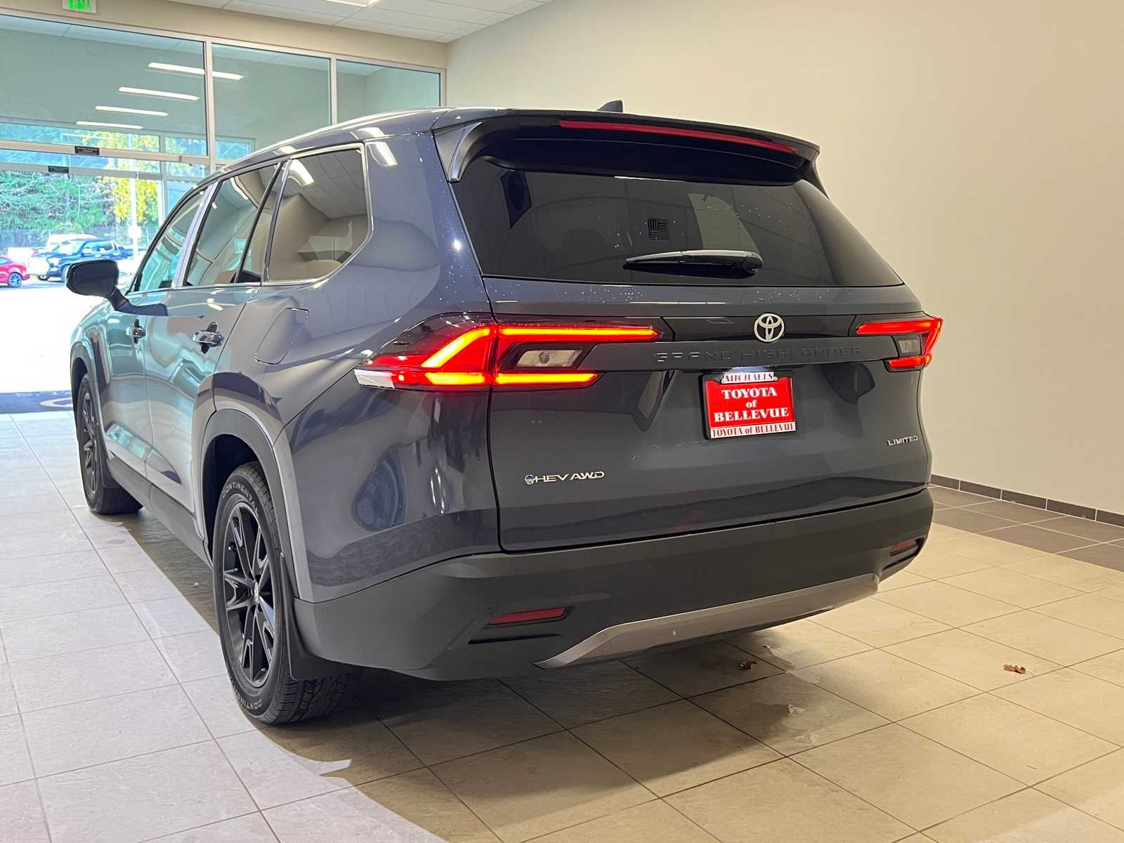 Thumbnail: 2025 Toyota Grand Highlander - 4