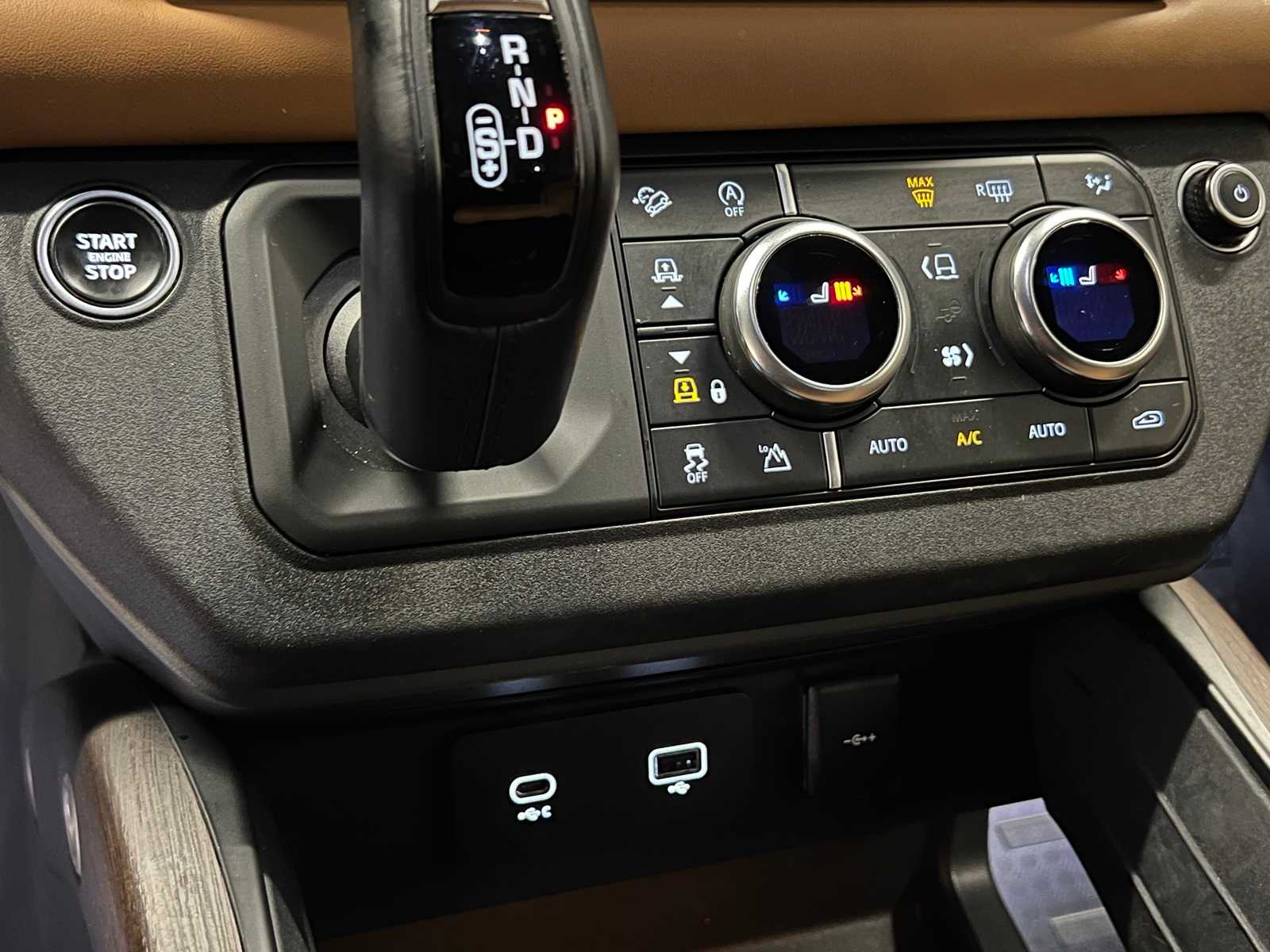 Thumbnail: 2023 Land Rover Defender - 23