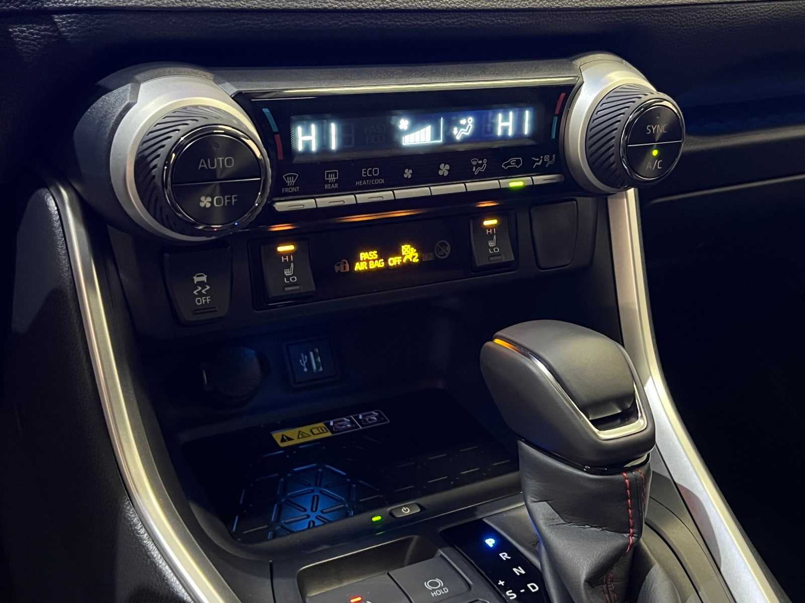 Thumbnail: 2025 Toyota RAV4 - 24