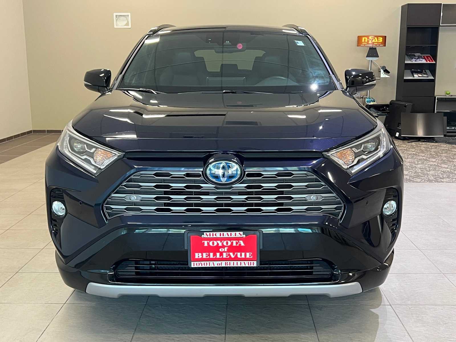 Thumbnail: 2020 Toyota RAV4 - 8