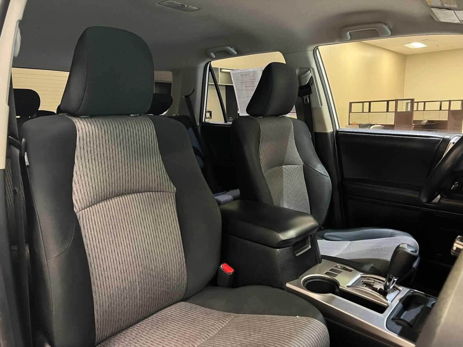 Thumbnail: 2019 Toyota 4Runner - 12