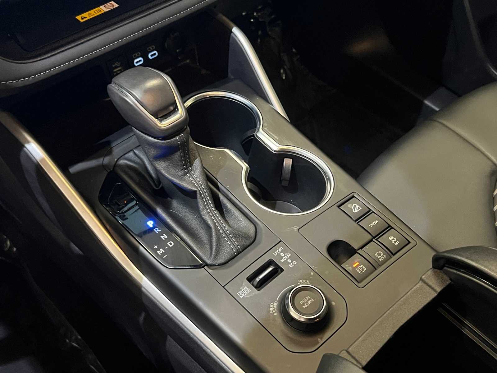 Thumbnail: 2024 Toyota Highlander - 23