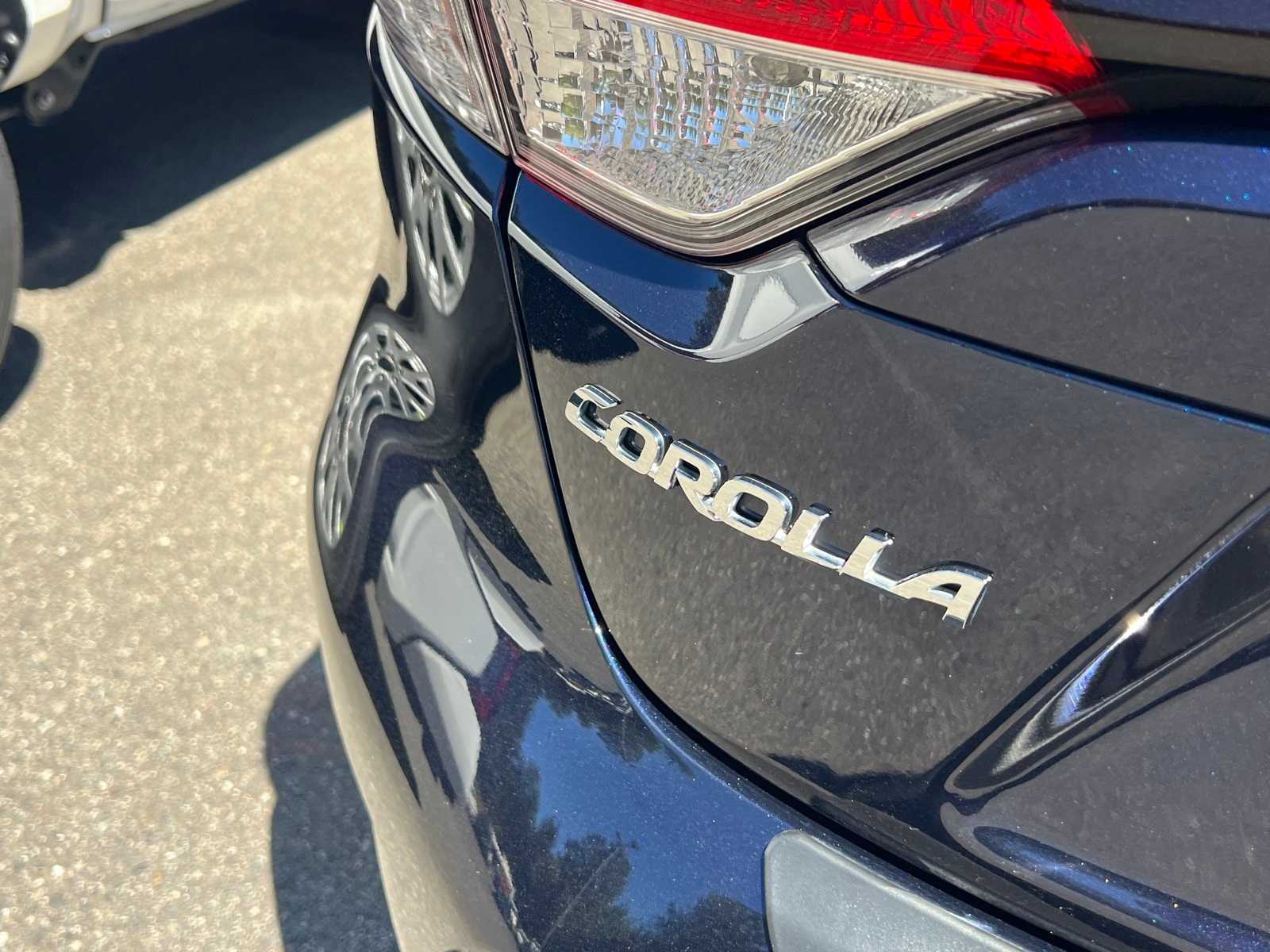 Thumbnail: 2023 Toyota Corolla - 10